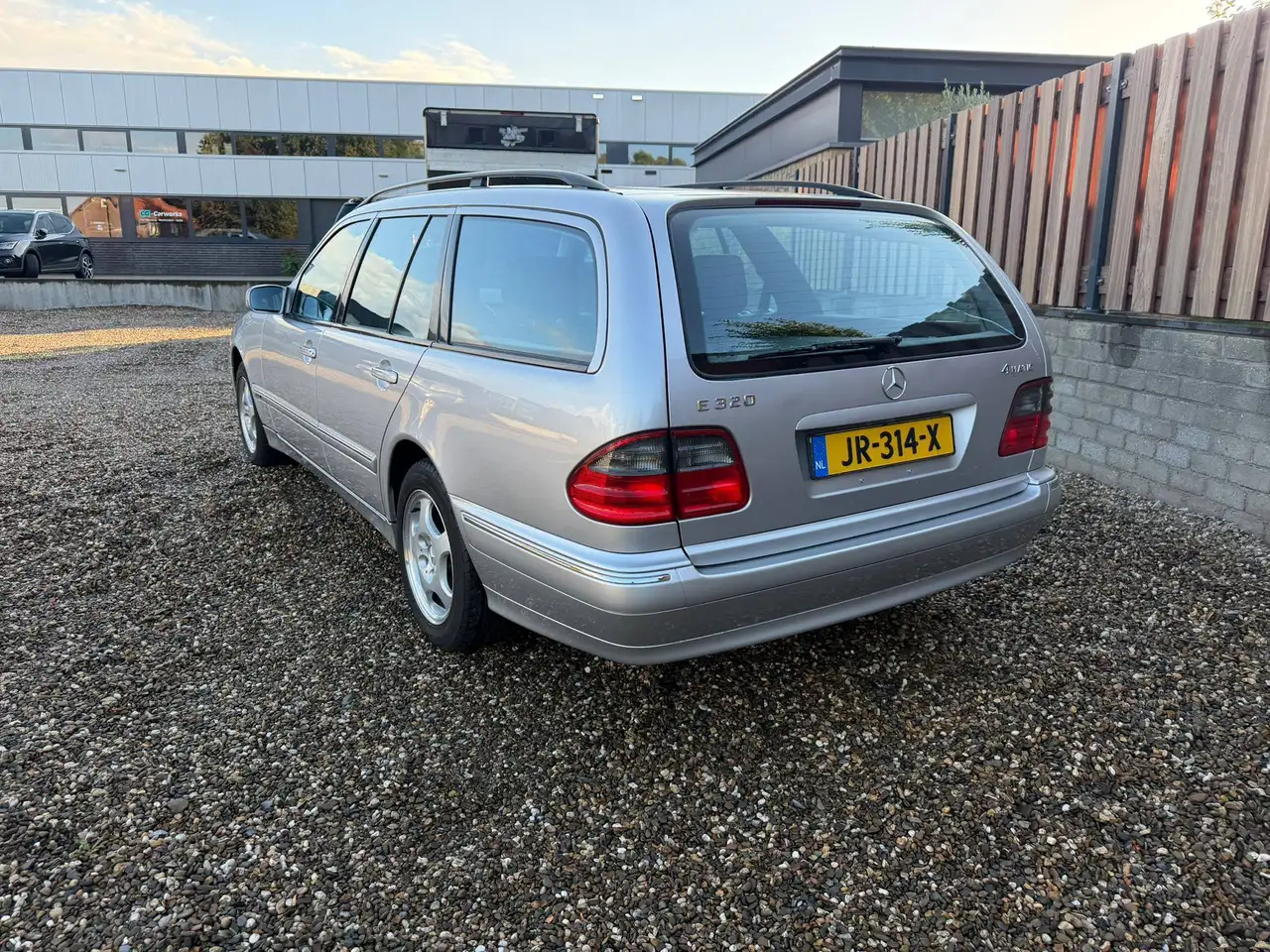 Mercedes-Benz E 320 4-MATIC | Kombi | Blijvend Youngtimer, foto 4