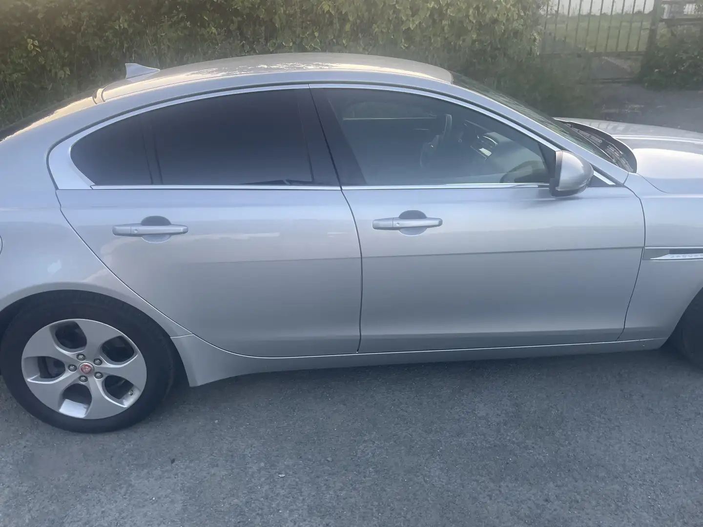 Jaguar XE 2.0 D - 180 ch BVA Prestige - 2