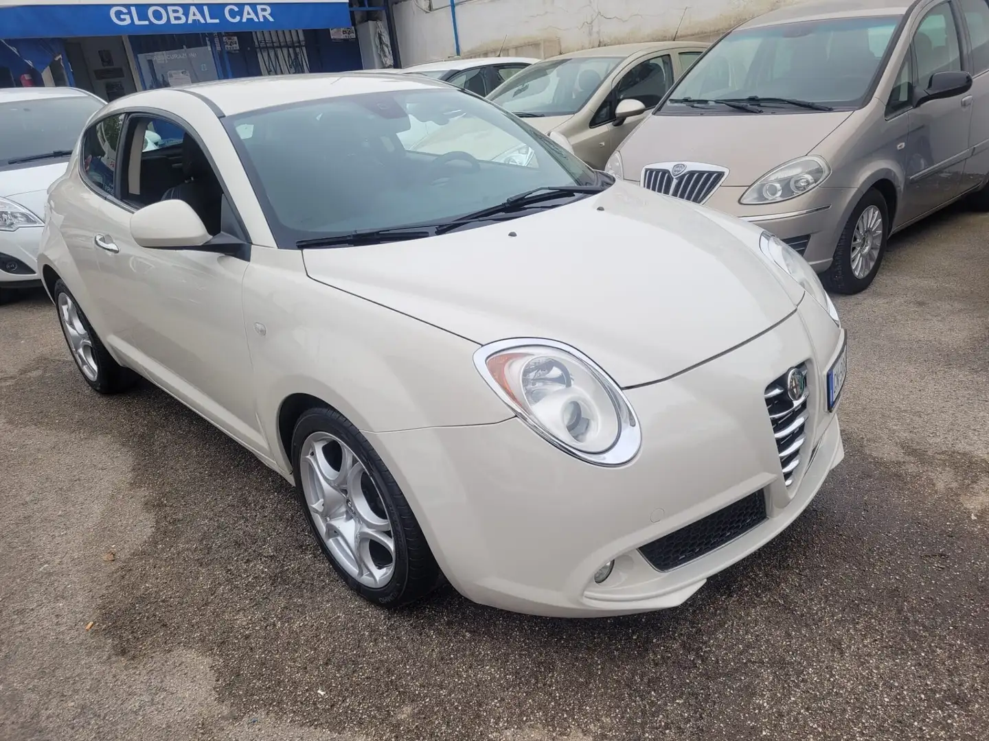 Alfa Romeo MiTo 1.6 JTDm-2 S&S Distinctive Sport Pack Wit - 2