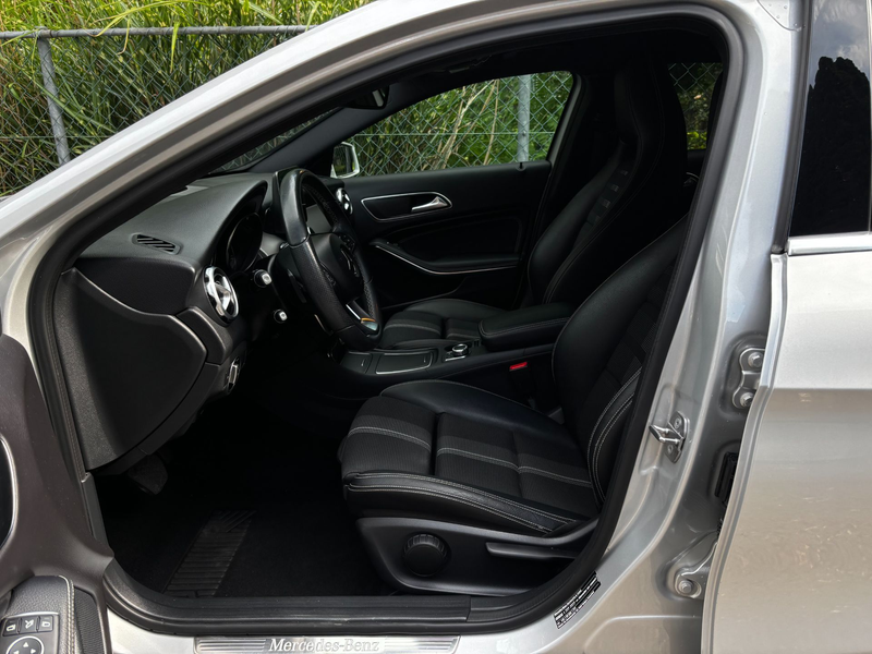 Mercedes-Benz GLA 200 Urban 4Matic / 8 fach Bereift / Servicegepflegt — photo 12