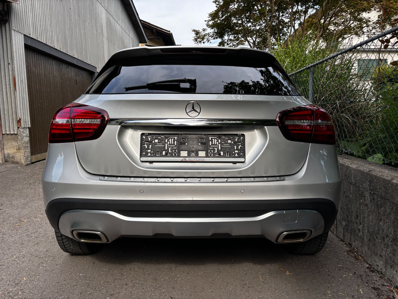 Mercedes-Benz GLA 200 Urban 4Matic / 8 fach Bereift / Servicegepflegt — photo 11