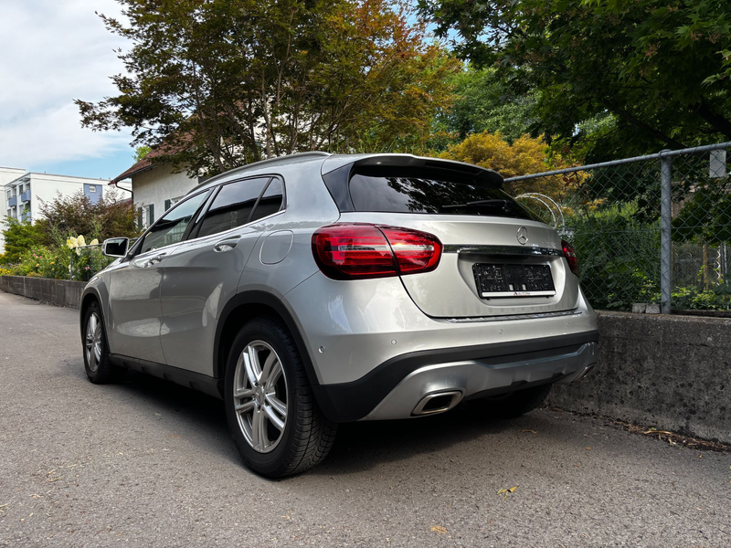 Mercedes-Benz GLA 200 Urban 4Matic / 8 fach Bereift / Servicegepflegt — photo 7