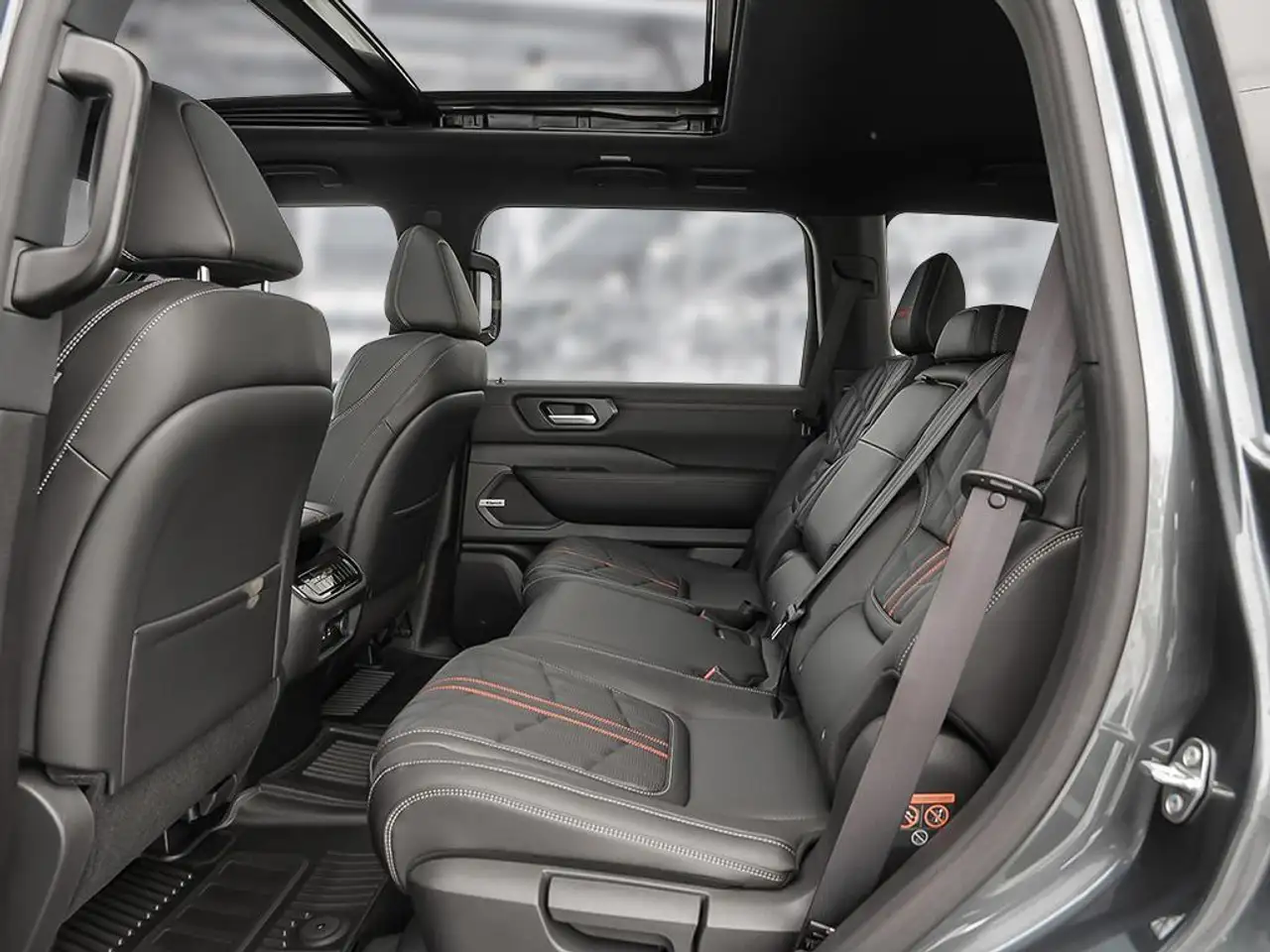 Nissan Armada снимка Nissan Armada