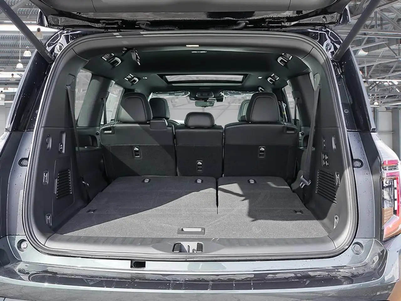 Nissan Armada снимка Nissan Armada