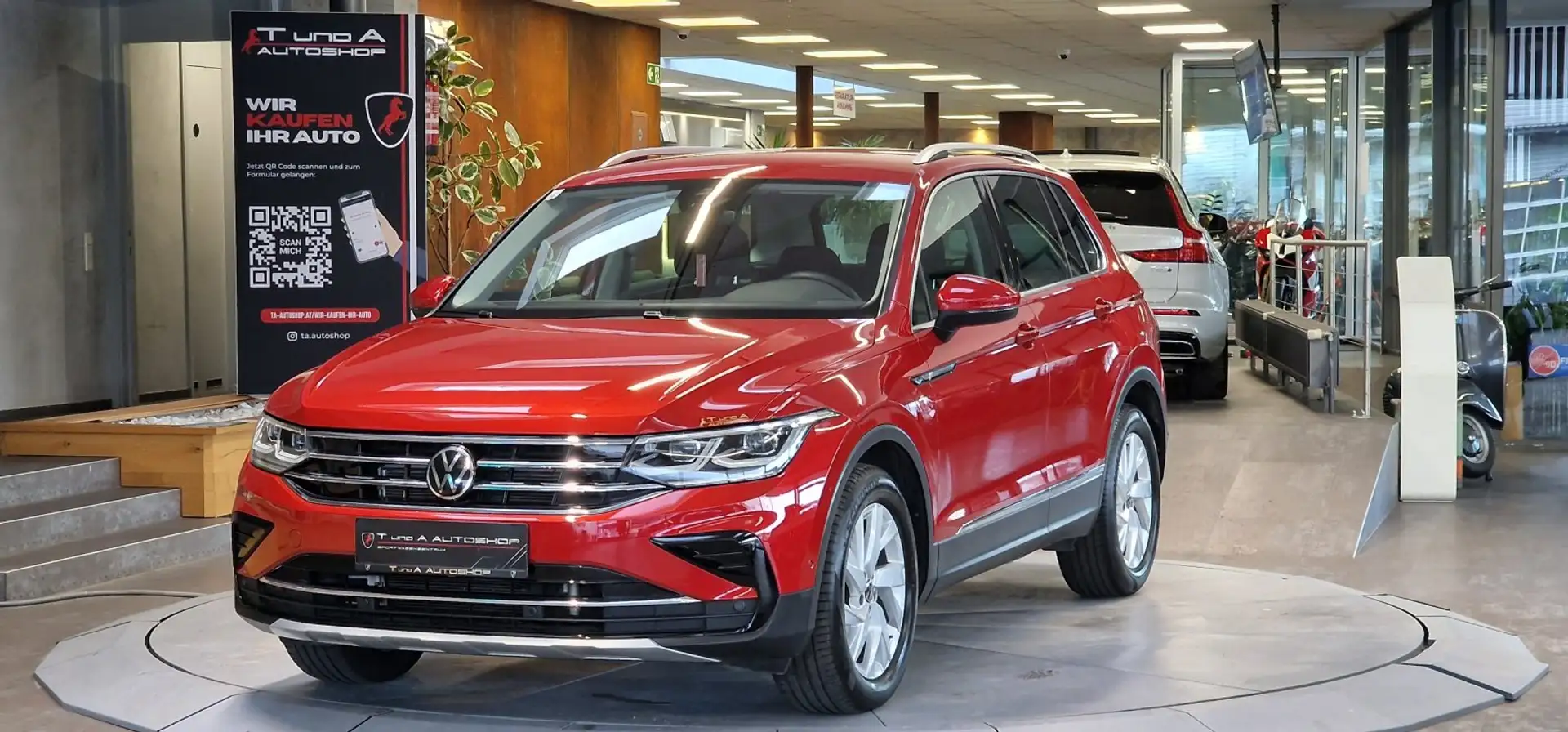 Volkswagen Tiguan 2.0 TDI Elegance DSG *AHK*Kamera*Digital-Cockpit* Rot - 1