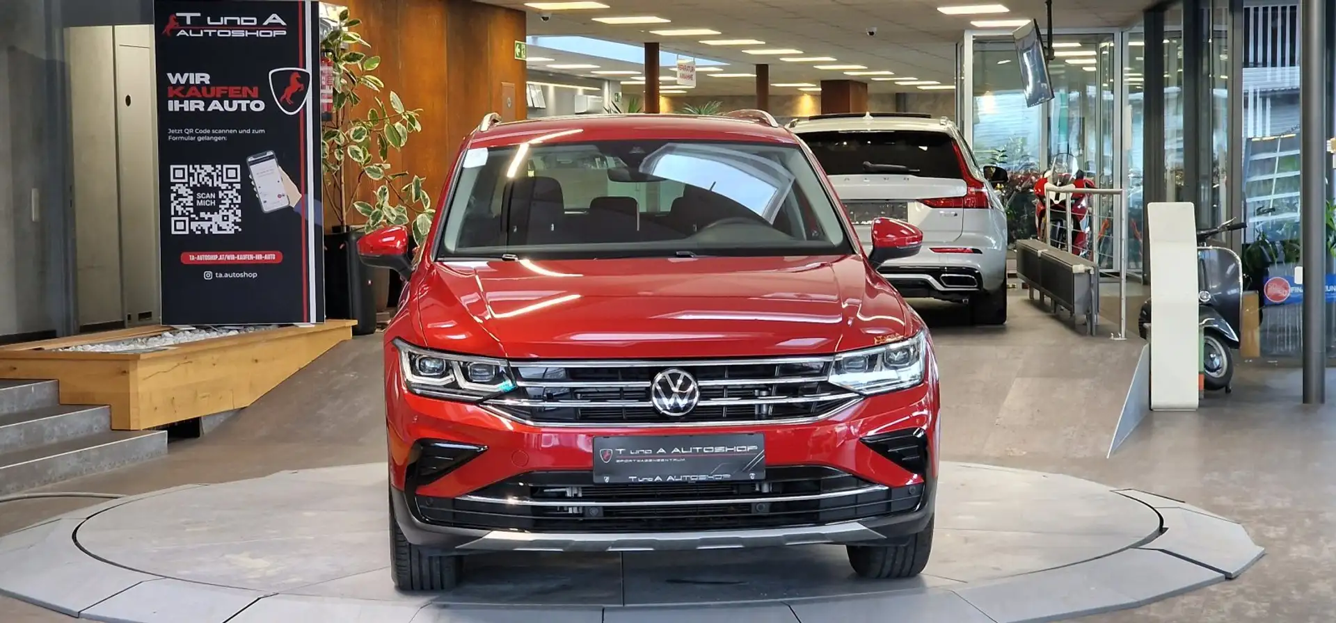 Volkswagen Tiguan 2.0 TDI Elegance DSG *AHK*Kamera*Digital-Cockpit* Rot - 2
