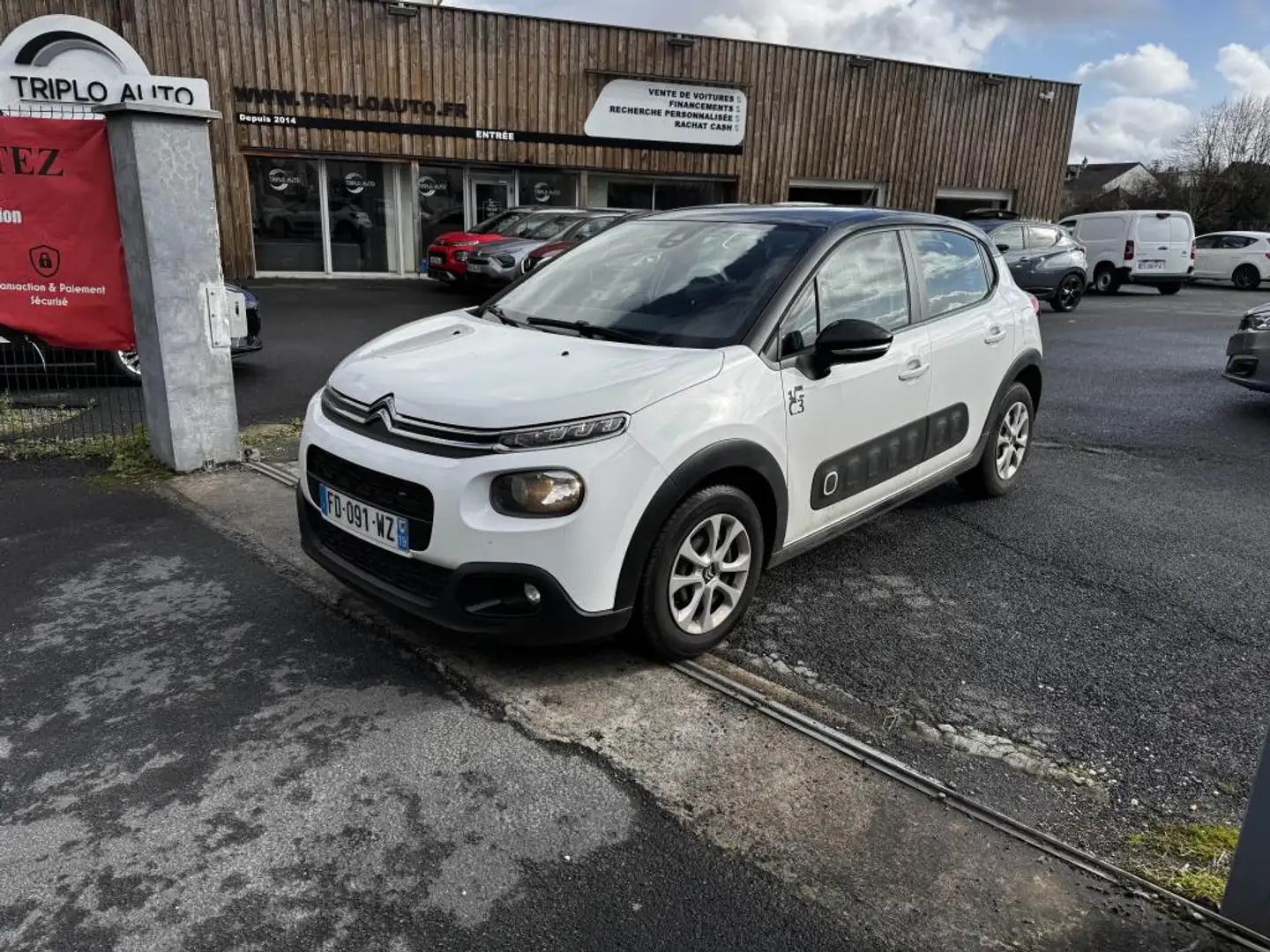 Citroen C3 1.5 BlueHDi - 100 S\u0026S Graphic clim + radar AR Blanc - 1
