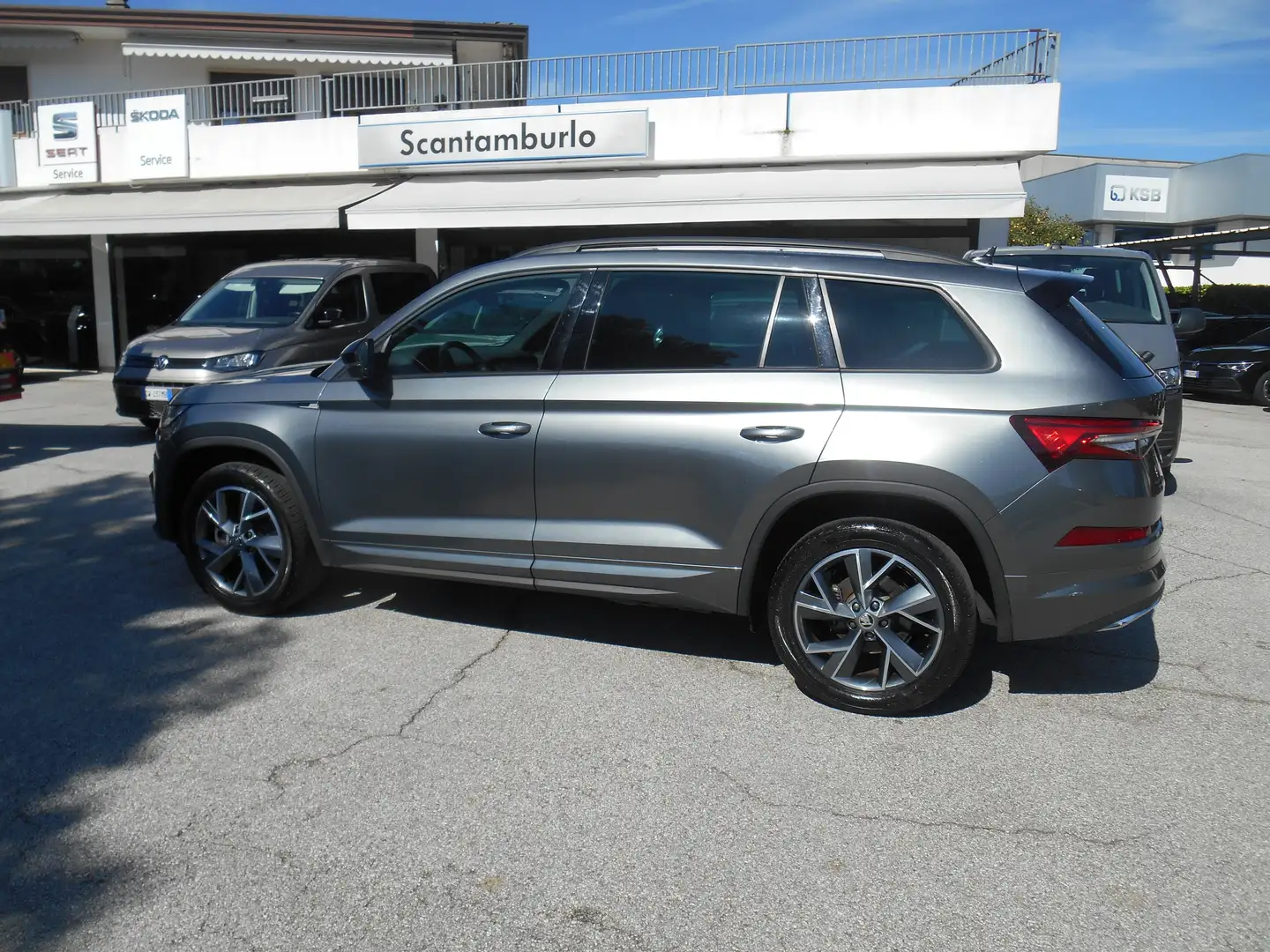 Skoda Kodiaq Kodiaq I 2021 2.0 tdi evo Sportline 4x4 200cv dsg Gris - 1