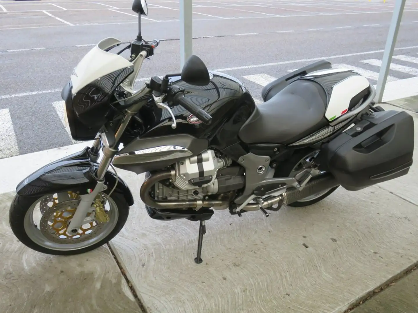 Moto Guzzi Breva 850 Gris - 1