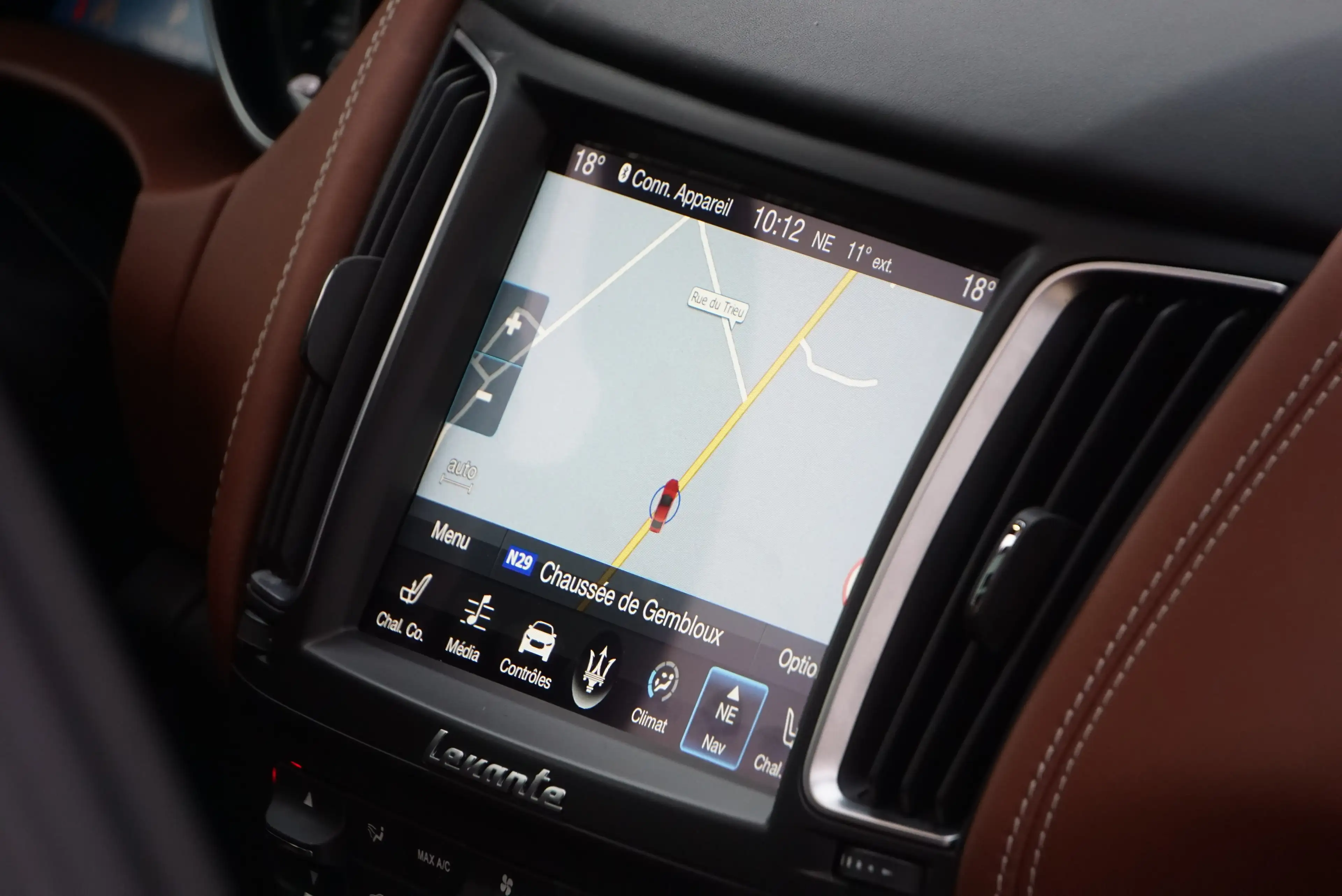 Maserati Levante 3.0 V6 TURBO PANO SOFT CLOSE CAM360 HARMAN BIXENON — photo 13