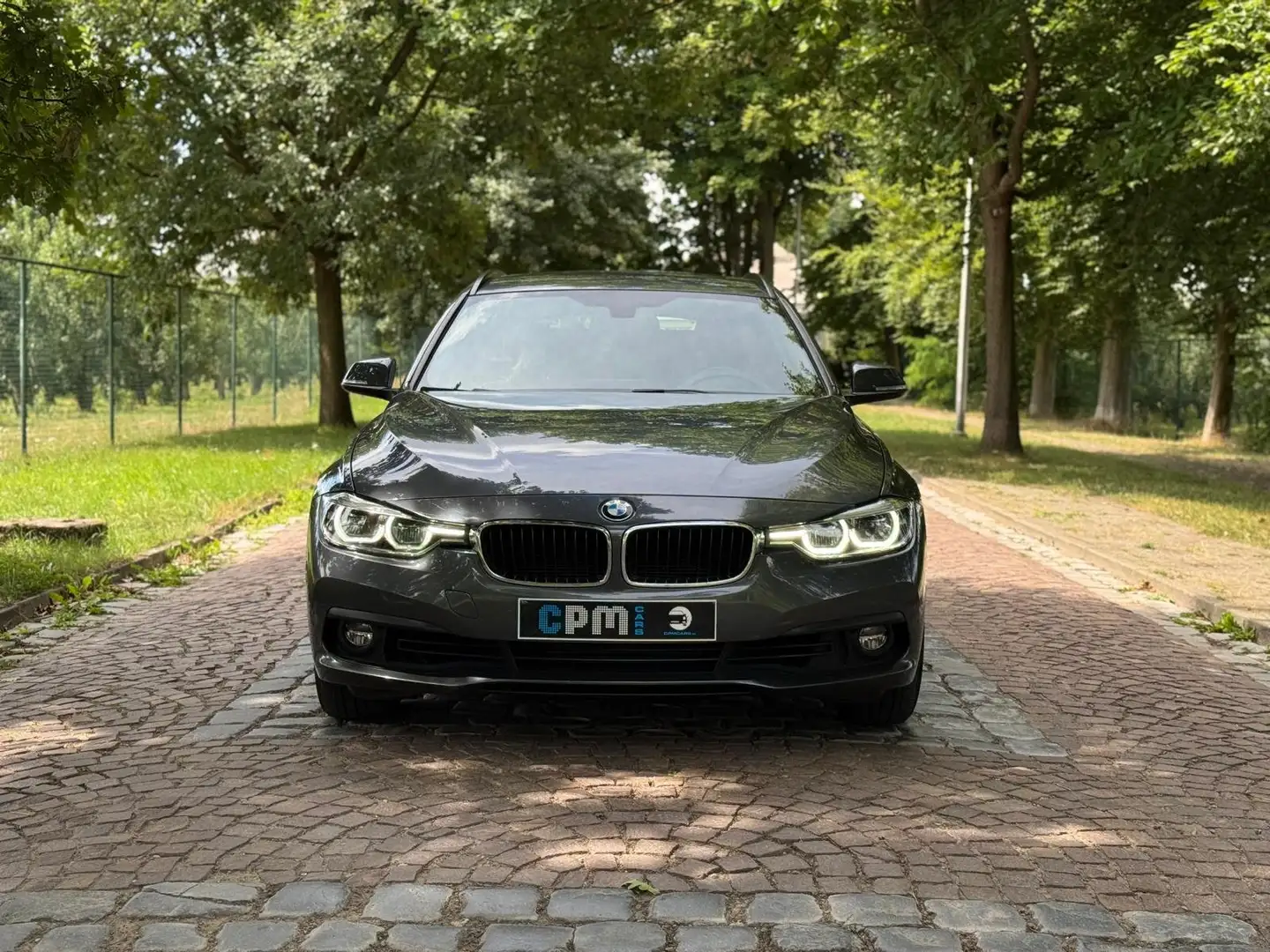 BMW 318 Touring 318iA * NAVI * LED * PDC * LEDER Grey - 2