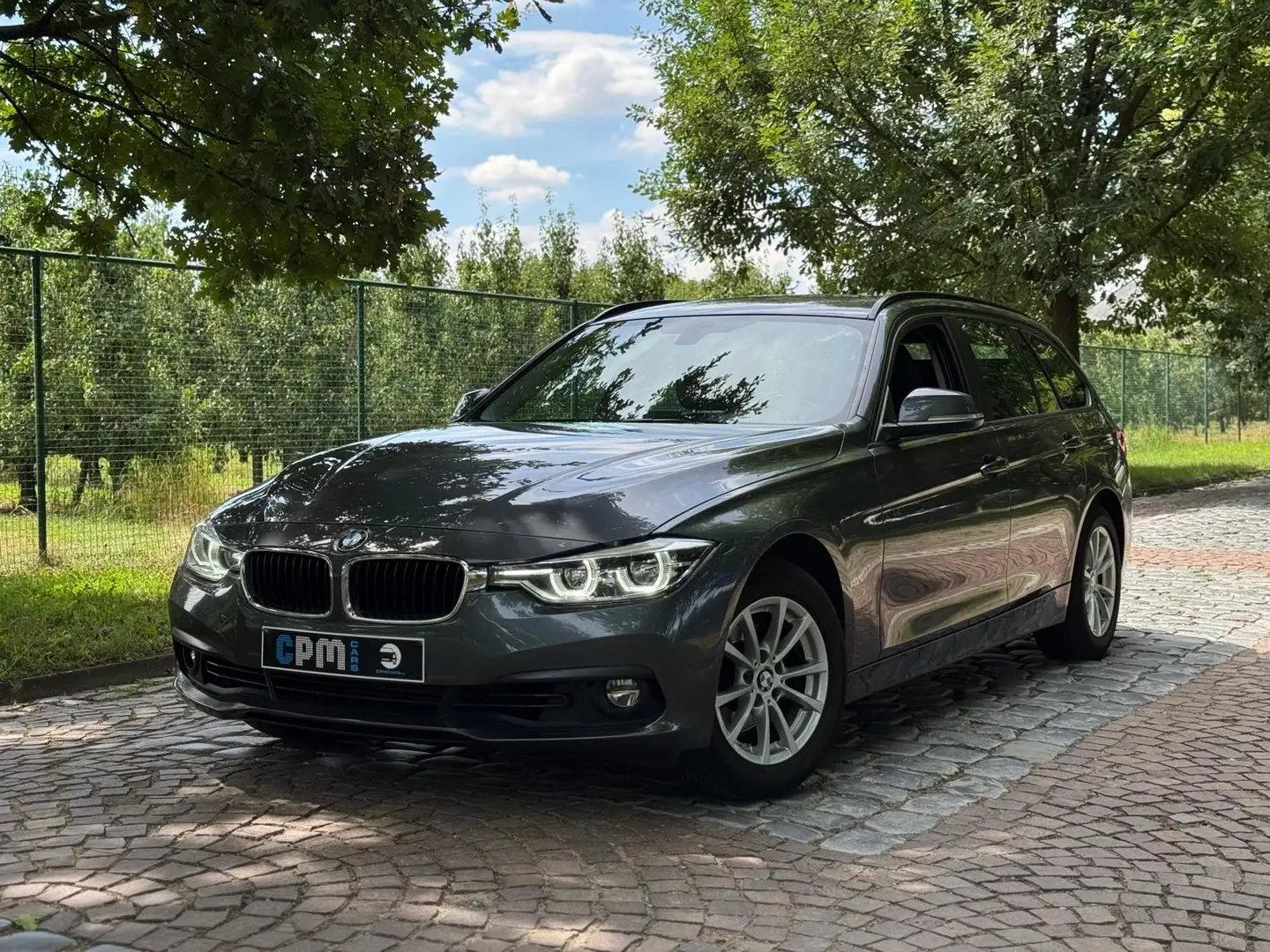 BMW 318 Touring 318iA * NAVI * LED * PDC * LEDER Grey - 1