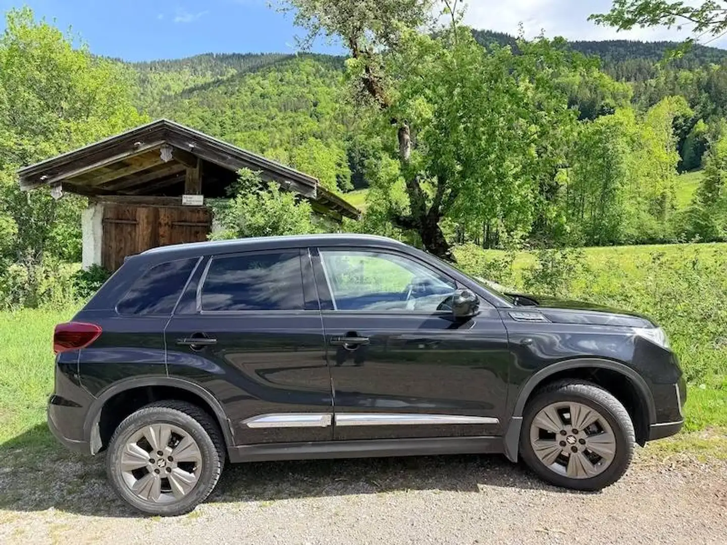 Suzuki Vitara TOP + 1A Vitara 1,4 DITC ALLGRIP shine AHK 4xAlu Sommer 4xAlu Winter Reifen Schwarz - 1
