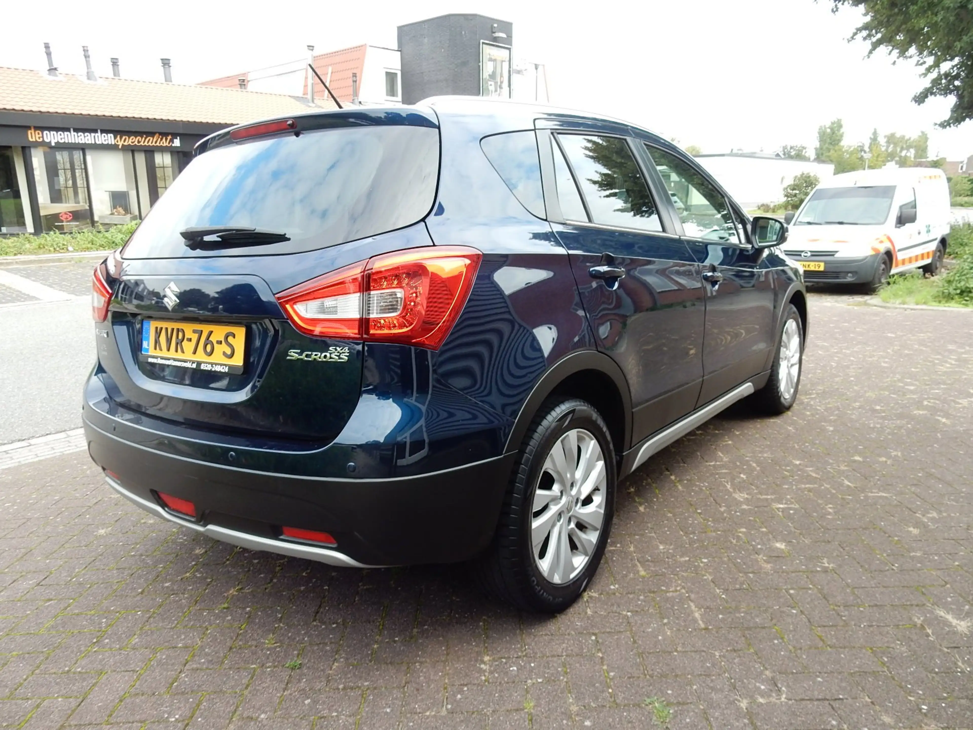 Suzuki S-Cross 1.0 BOOSTER JET*NAVI*CR CONTR*CAMERA*STL VERW* — photo 4