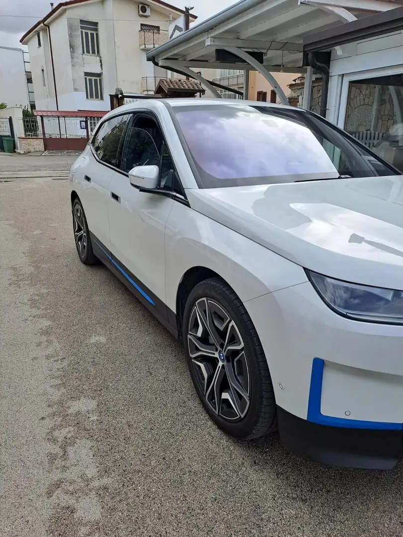 BMW iX iX xDrive40 auto Bianco - 2