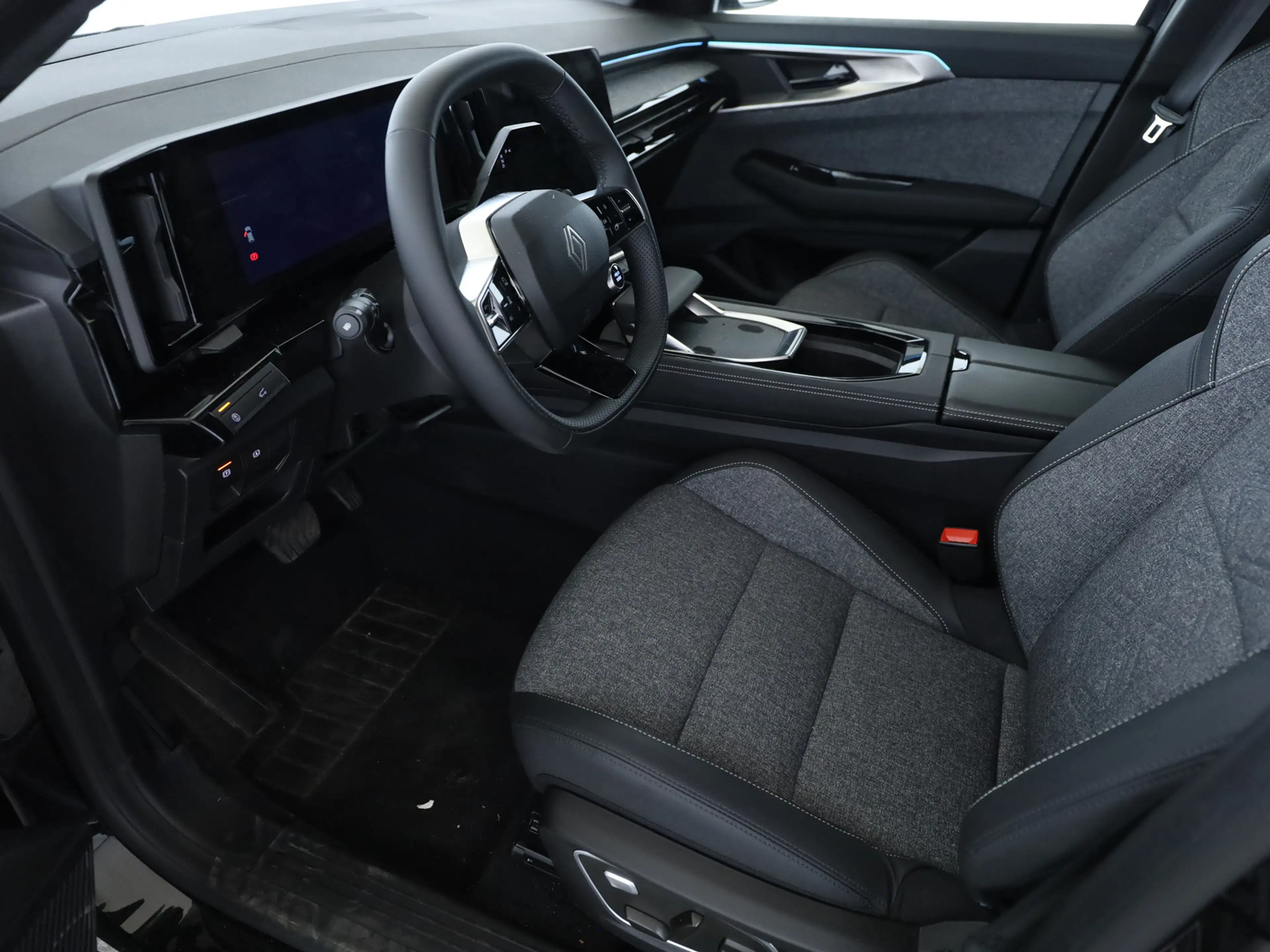 Renault Espace 6 Techno Full Hybrid E-Tech 200 7-Sitzer Winter Paket — photo 11
