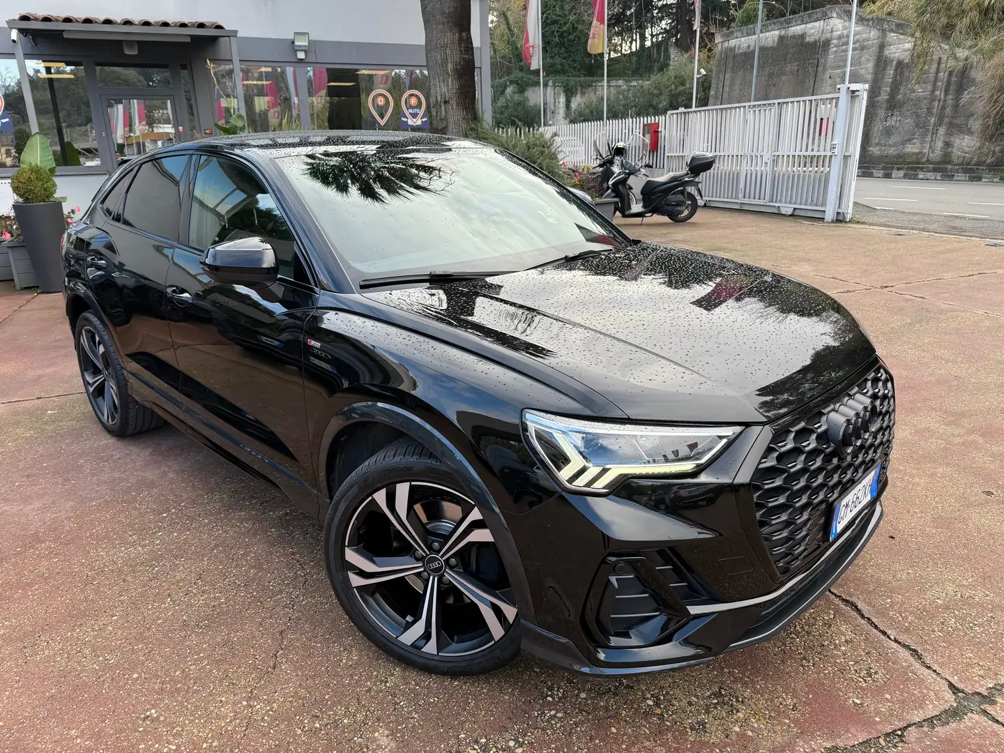 Audi Q3 Sportback 45 tfsi e S line s-tronic Black Nero - 2
