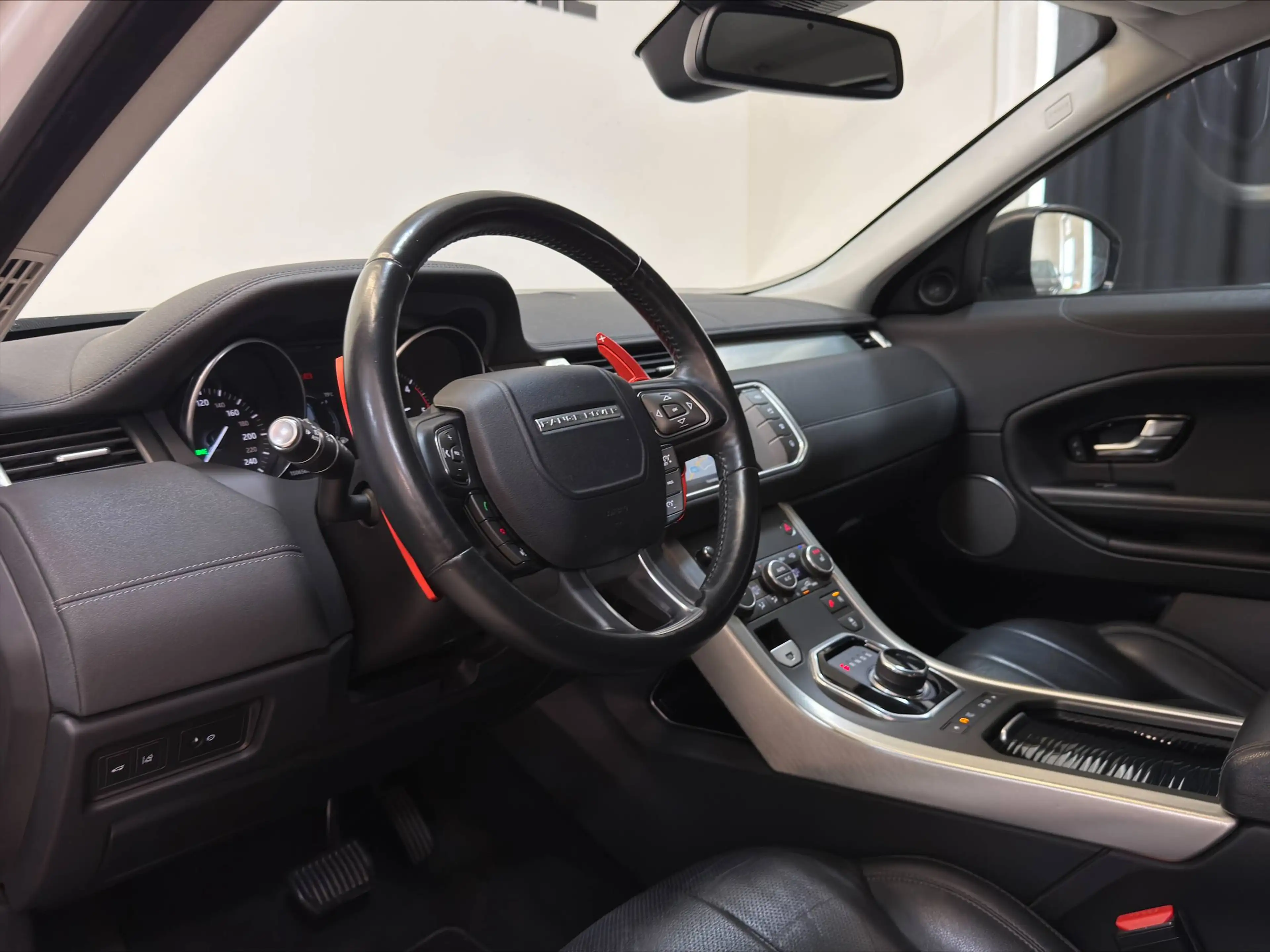 Land Rover Range Rover Evoque SE Dynamic 2,0 TD4 Aut. — photo 15
