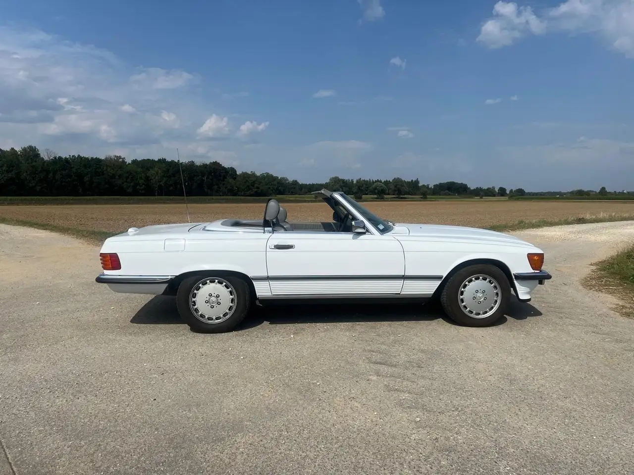 Mercedes-Benz SL 560, foto 3