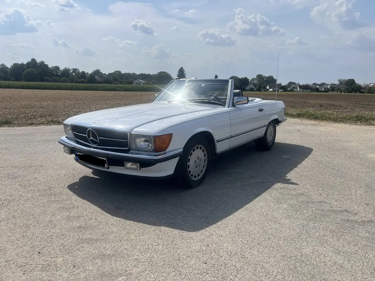 Mercedes-Benz SL 560, foto 1