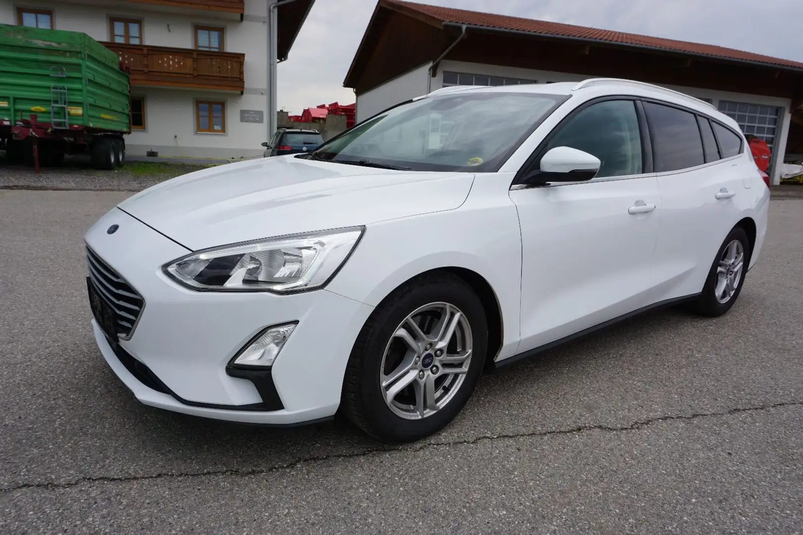 Ford Focus Turnier Cool & Connect NAV AHK 1.Hand Weiß - 1