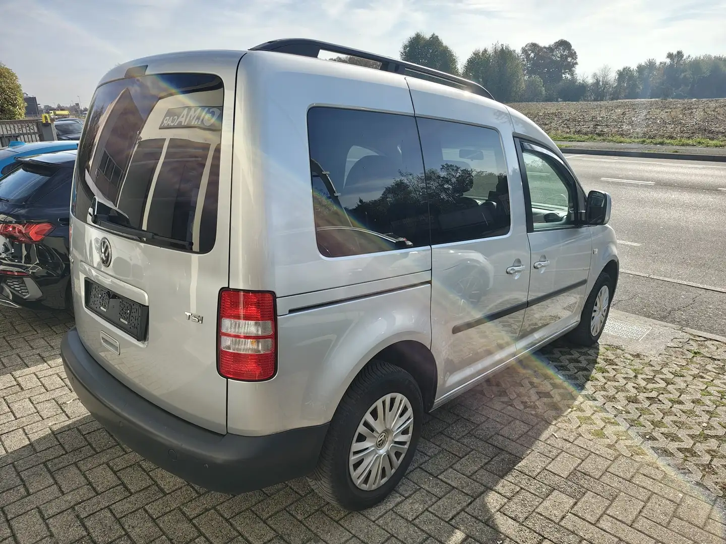 Volkswagen Caddy 1.2 tsi 5p Comfortline Gris - 2