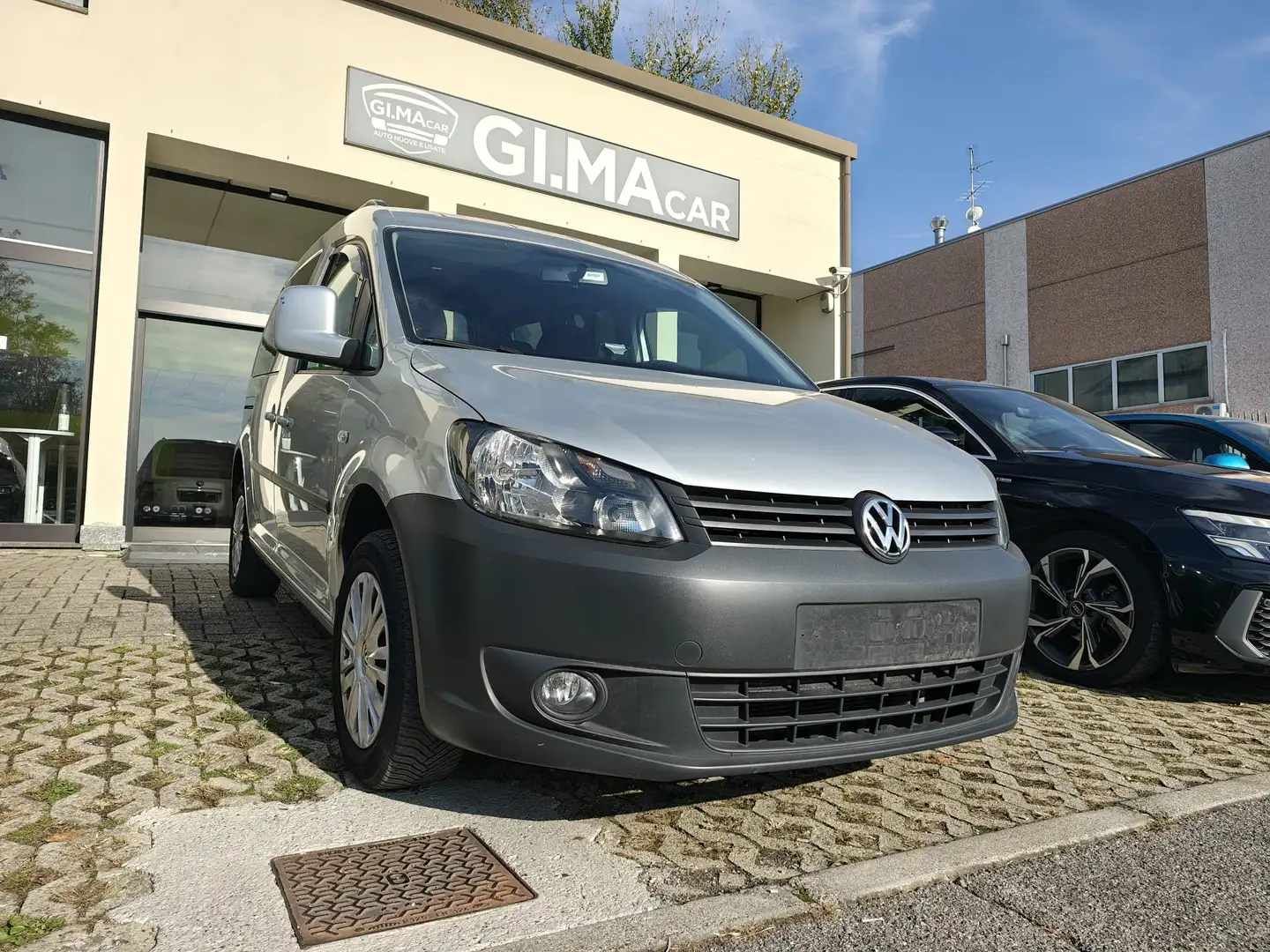 Volkswagen Caddy 1.2 tsi 5p Comfortline Gris - 1