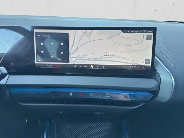 BMW X3 view 11