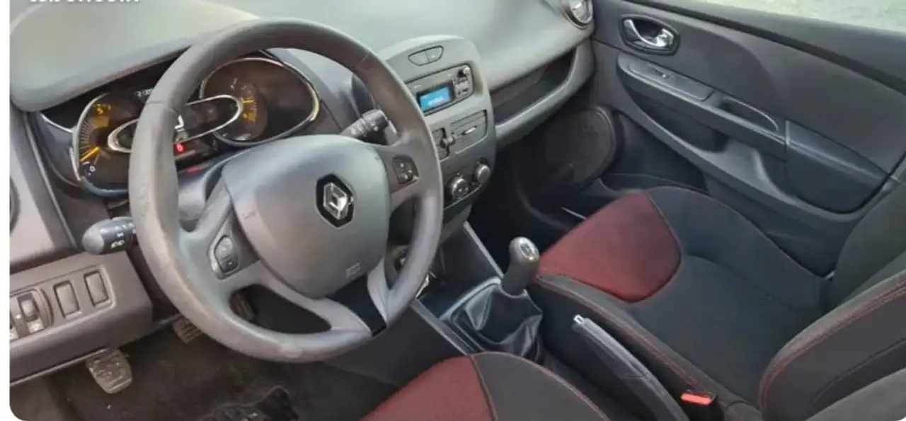 Renault Clio Citadine 5 portes — photo 3