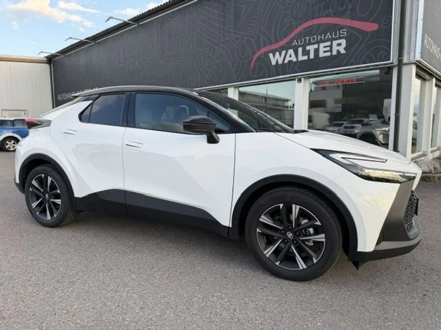 Toyota C-HR Hybrid Teamplayer + Business- + Technik-Paket Weiß - 1