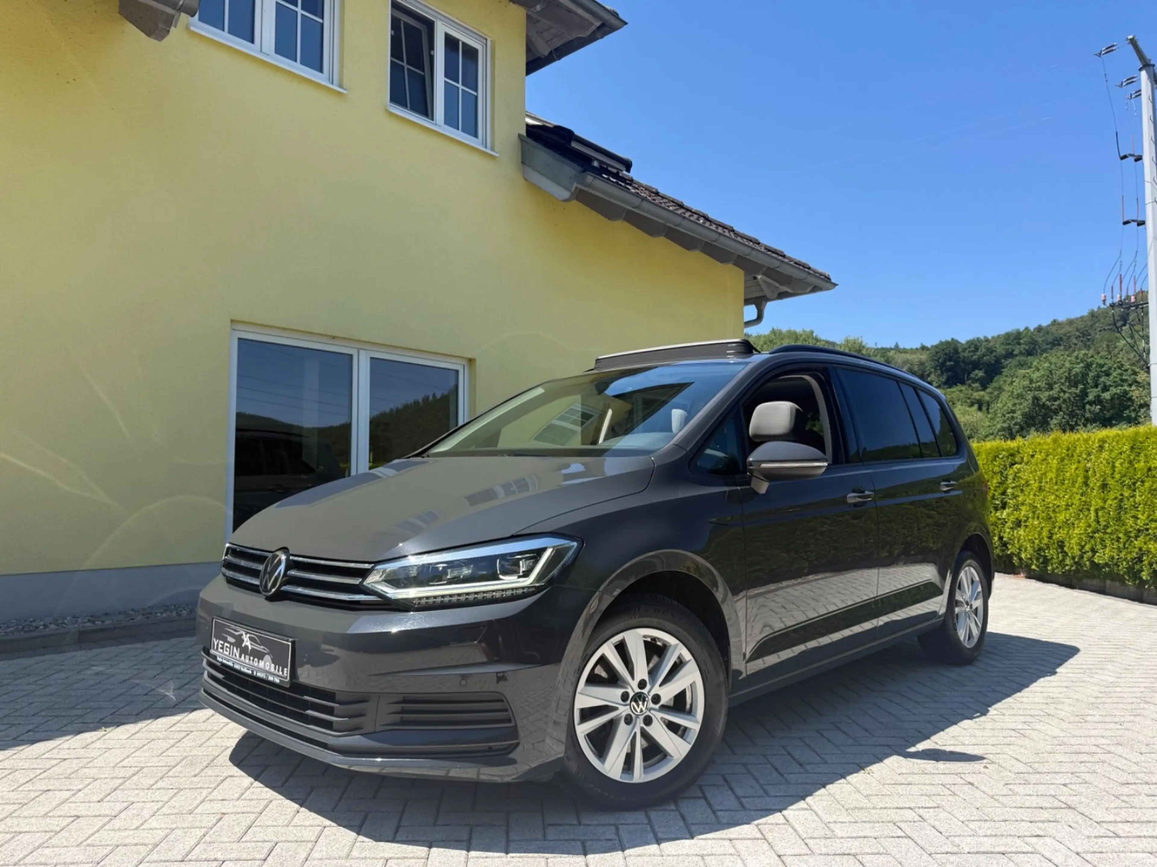 Volkswagen Touran 2.0 TDI DSG Comfortline Pano-AHK-Kamera — photo 2