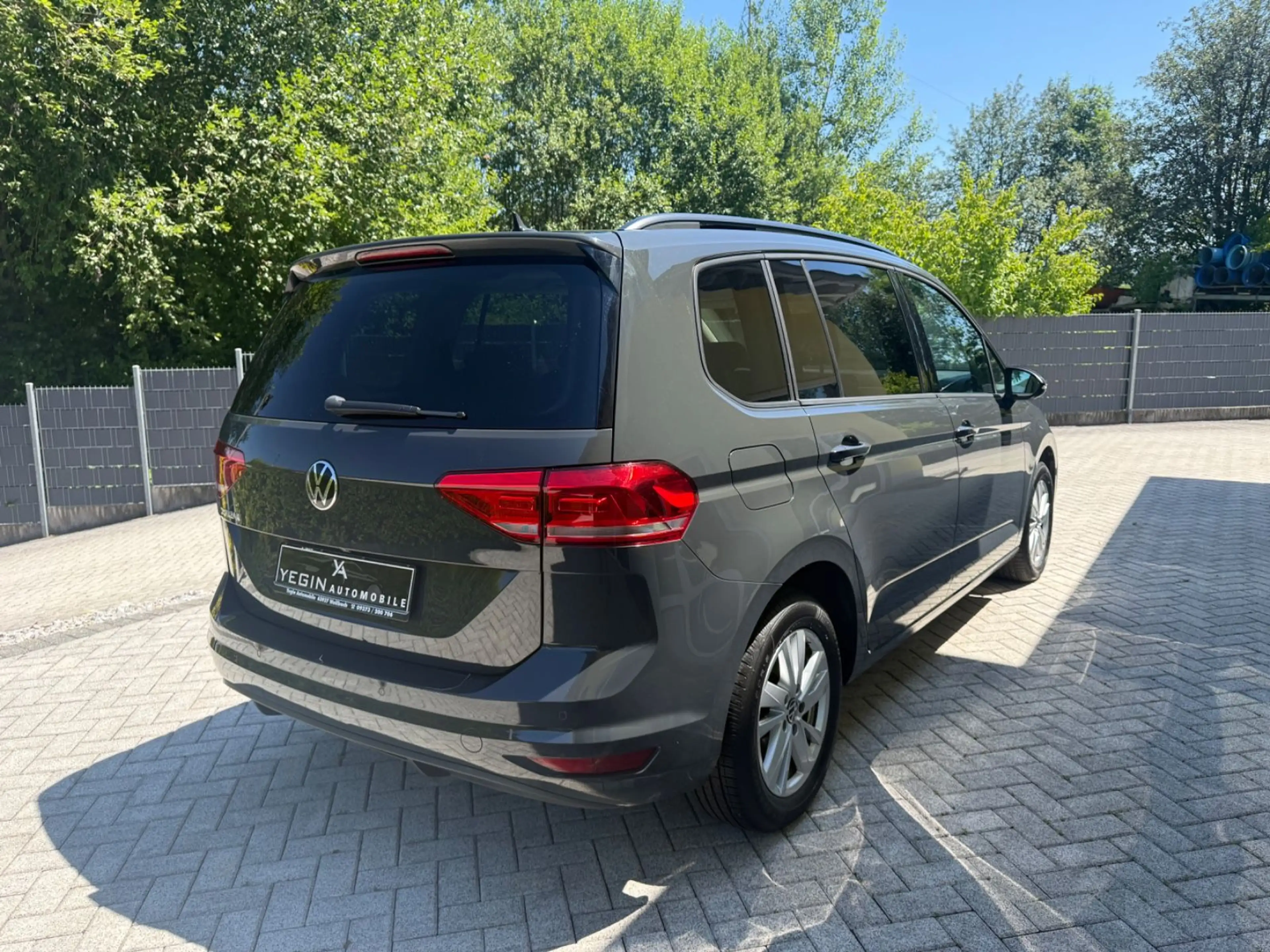 Volkswagen Touran 2.0 TDI DSG Comfortline Pano-AHK-Kamera — photo 5