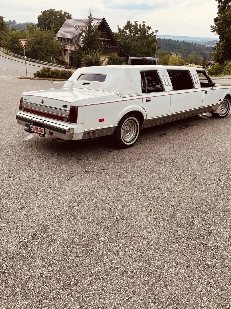 Lincoln Town Car Stretch Limousine - 2
