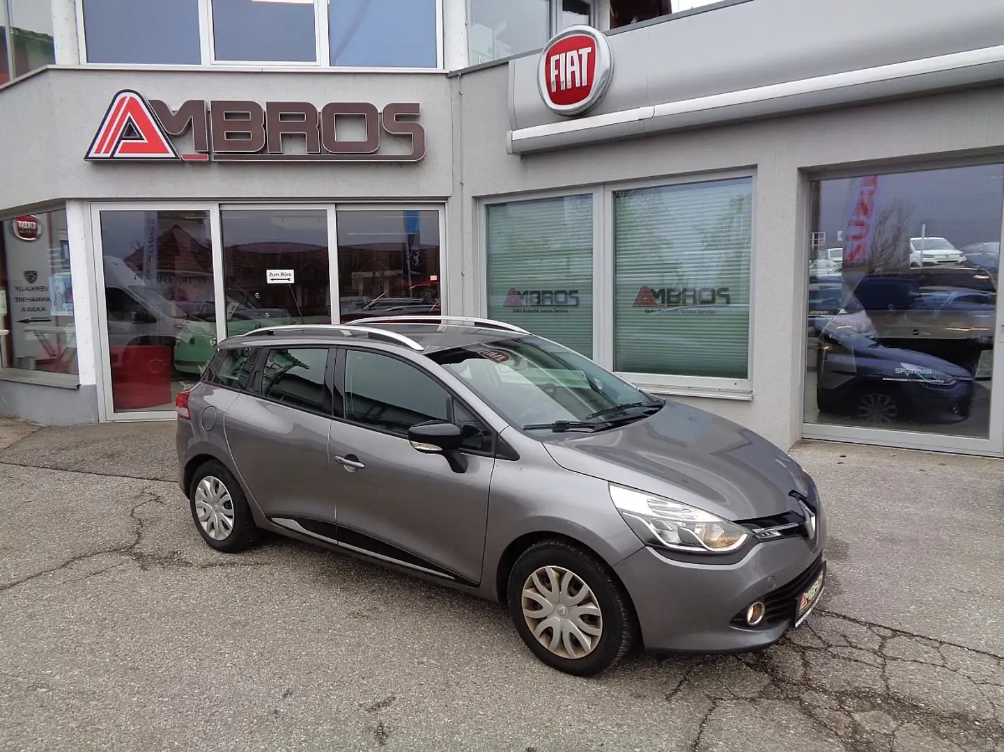 Renault Clio Grandtour ENERGY TCe 90 Expression mit Anhänger... Silber - 1