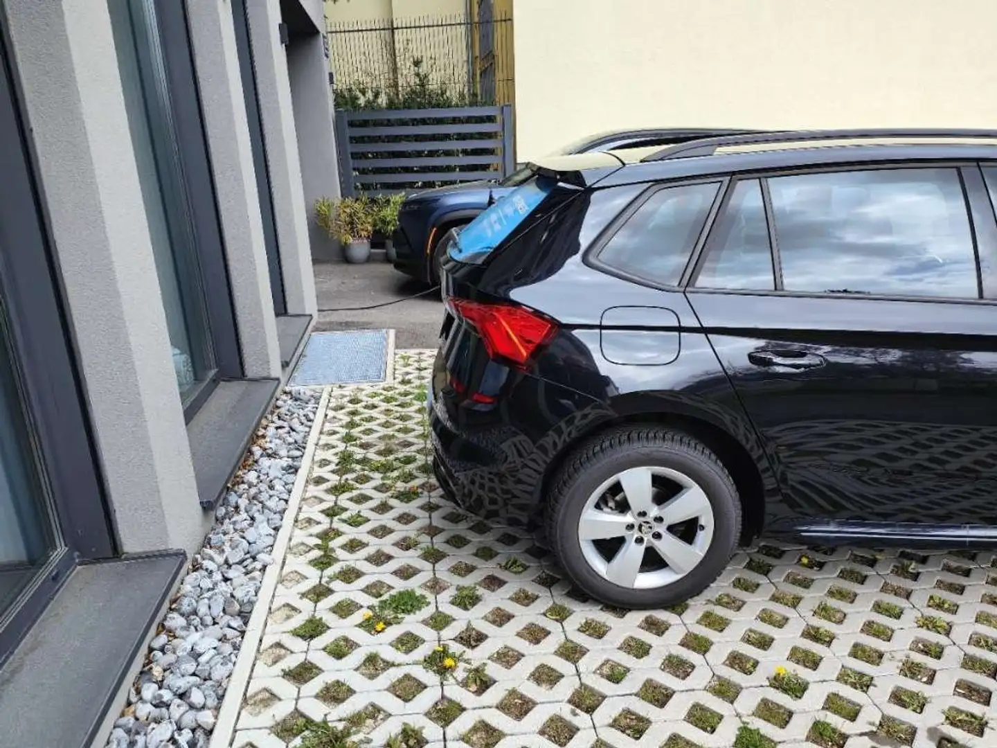 Skoda Kamiq Kamiq 1,0 TSI Monte Carlo DSG Monte Carlo Schwarz - 2