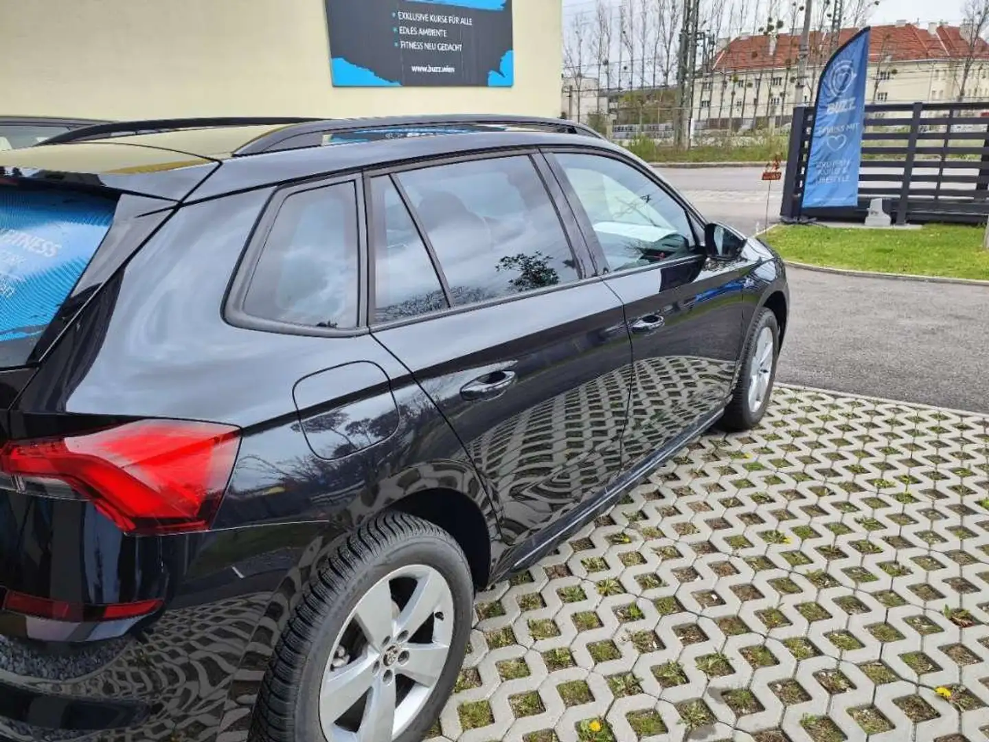 Skoda Kamiq Kamiq 1,0 TSI Monte Carlo DSG Monte Carlo Schwarz - 1