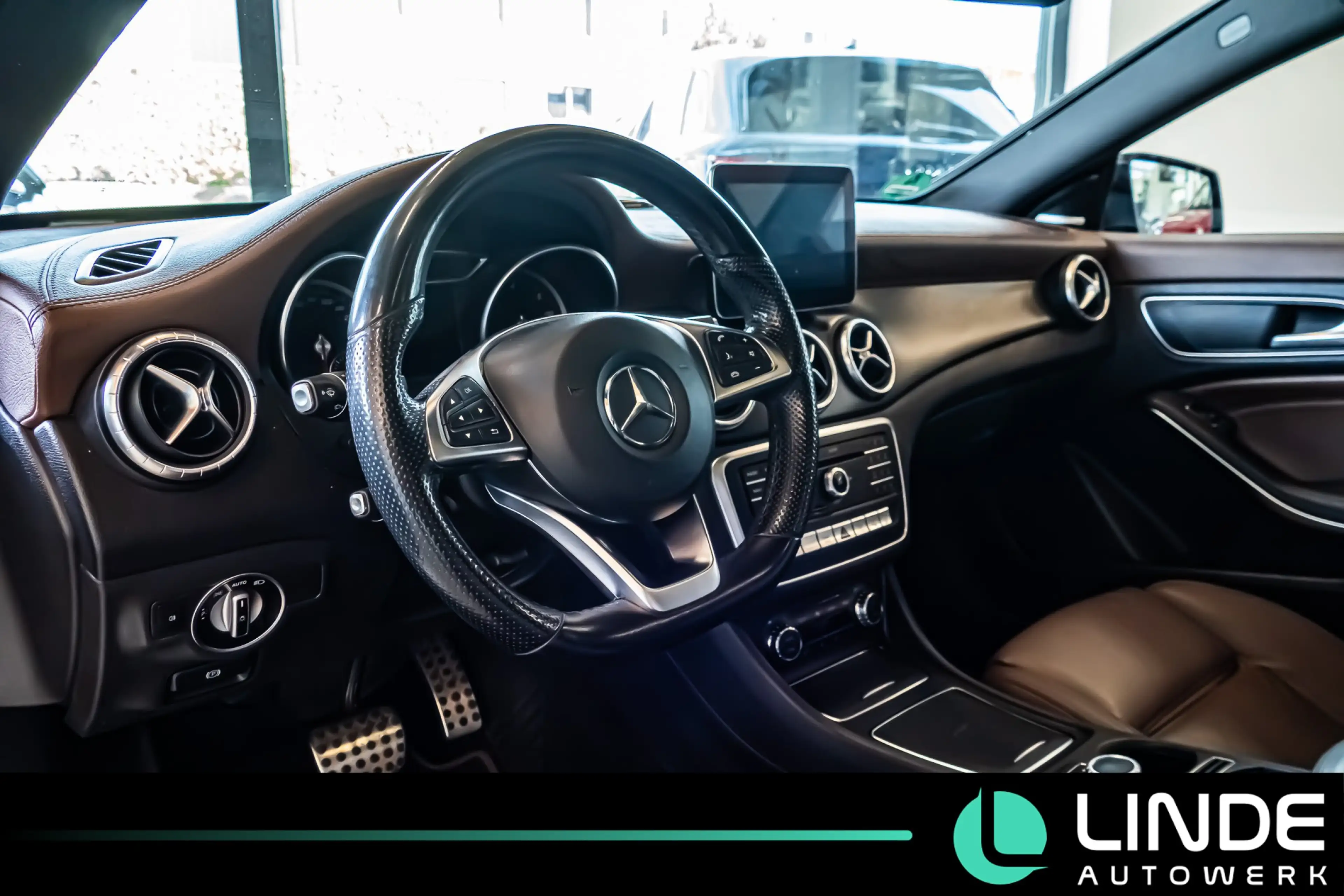 Mercedes-Benz CLA 220 d AMG-LINE|NIGHT|LED|PANO|R.KAMERA|H-K — photo 8
