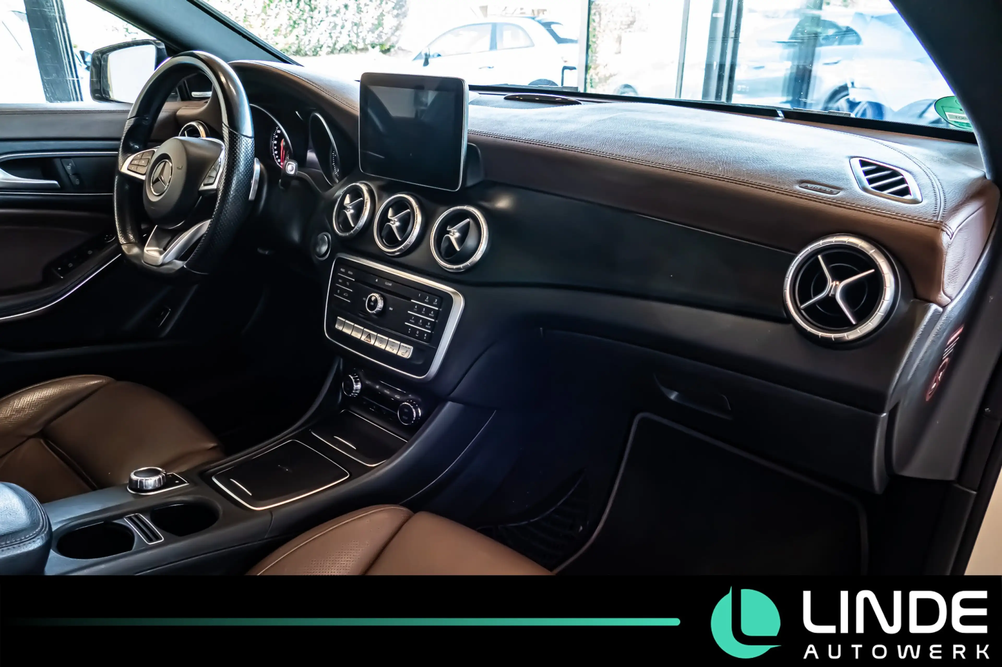 Mercedes-Benz CLA 220 d AMG-LINE|NIGHT|LED|PANO|R.KAMERA|H-K — photo 9