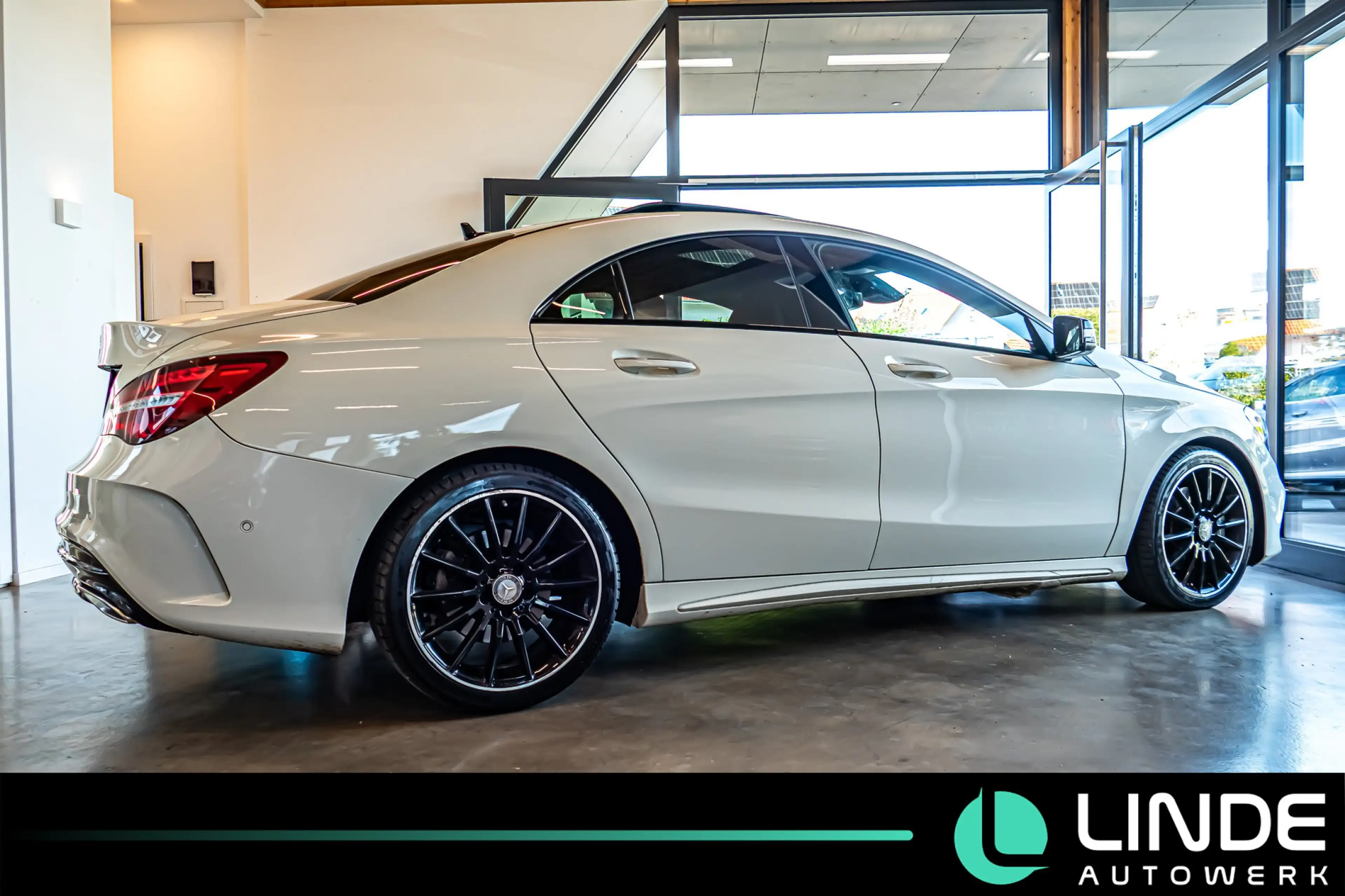 Mercedes-Benz CLA 220 d AMG-LINE|NIGHT|LED|PANO|R.KAMERA|H-K — photo 3