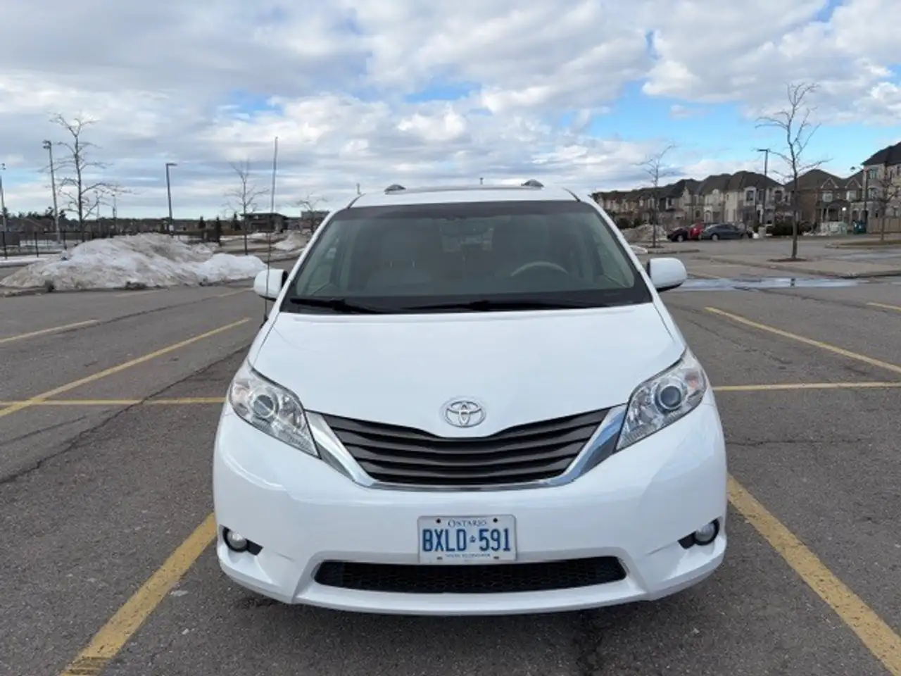 Toyota Sienna снимка Toyota Sienna