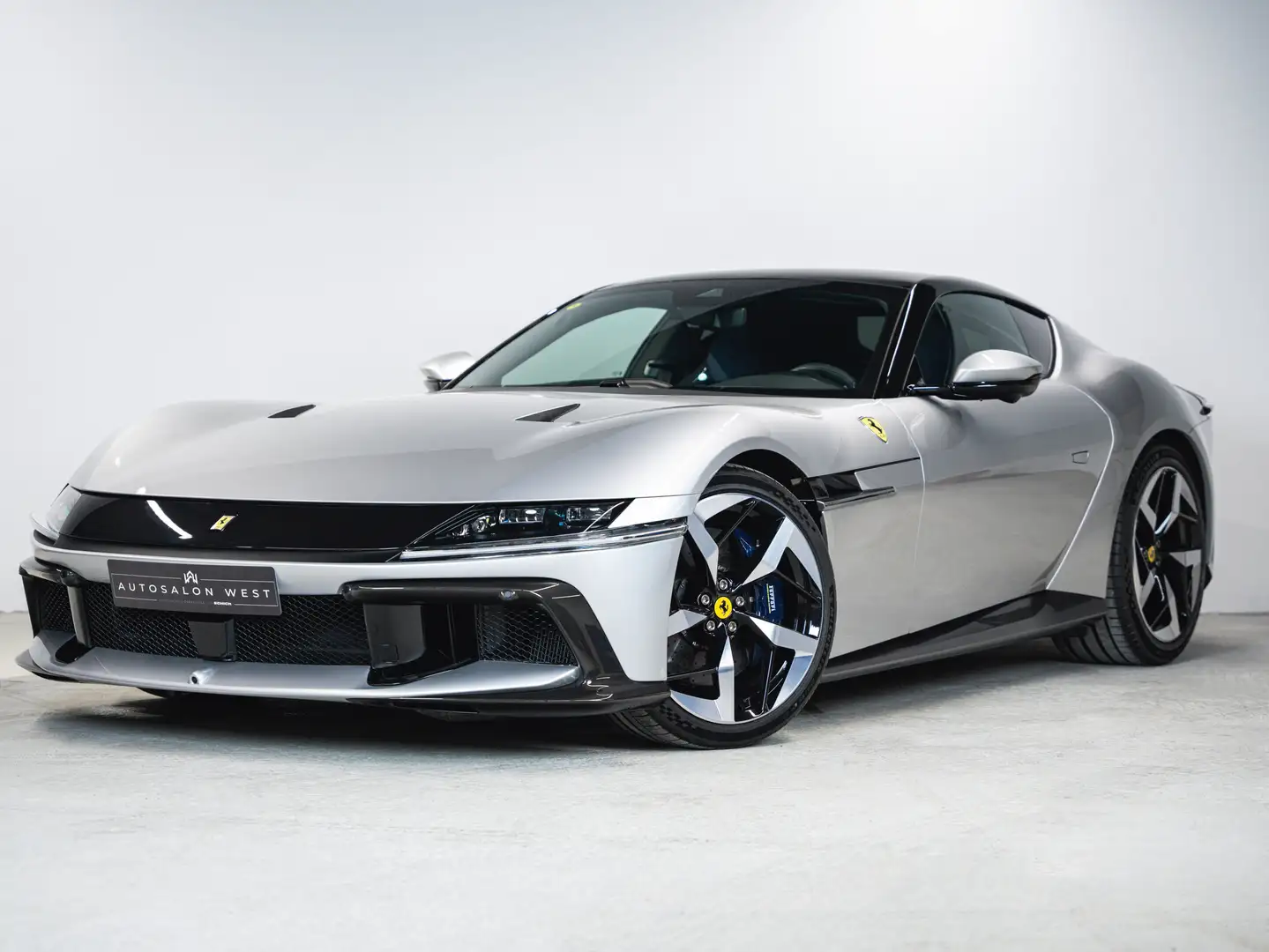 Ferrari 12 Cilindri Full Carbon IN & OUT Srebrny - 1
