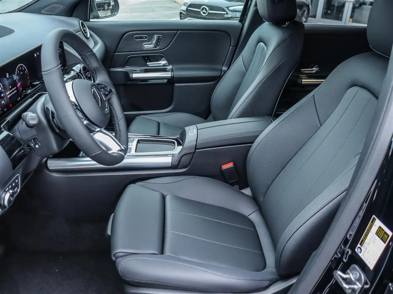 Mercedes-Benz GLA снимка Mercedes-Benz GLA