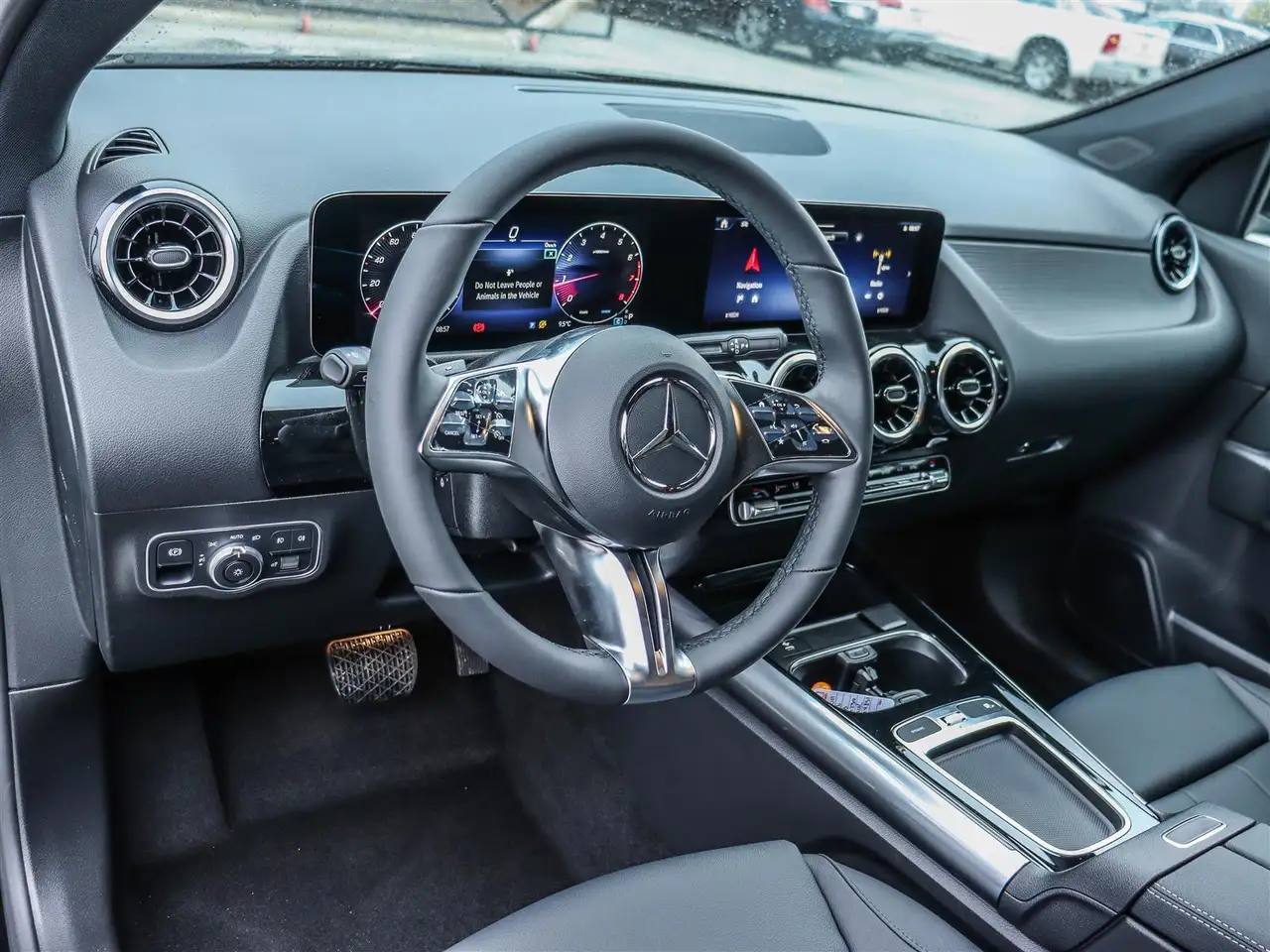 Mercedes-Benz GLA снимка Mercedes-Benz GLA