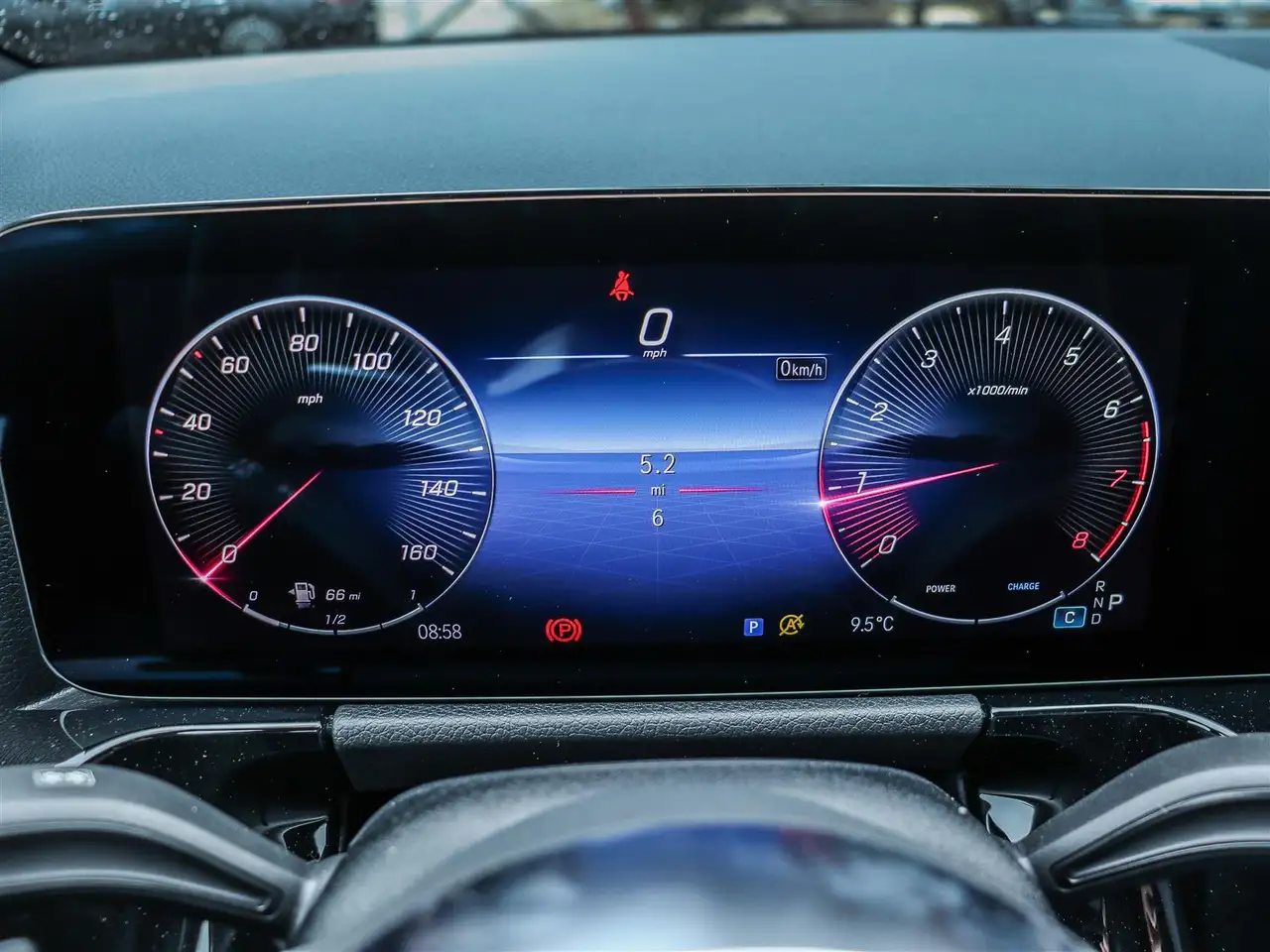 Mercedes-Benz GLA снимка Mercedes-Benz GLA