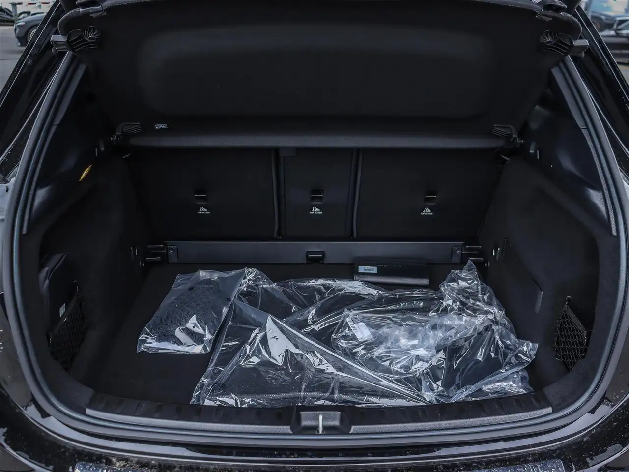 Mercedes-Benz GLA снимка Mercedes-Benz GLA