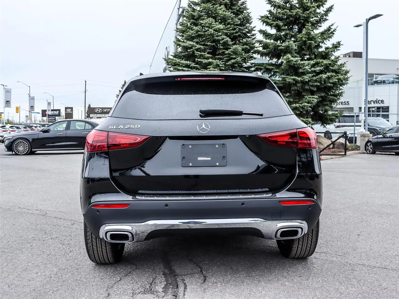 Mercedes-Benz GLA снимка Mercedes-Benz GLA