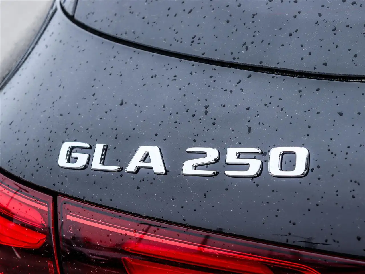 Mercedes-Benz GLA снимка Mercedes-Benz GLA
