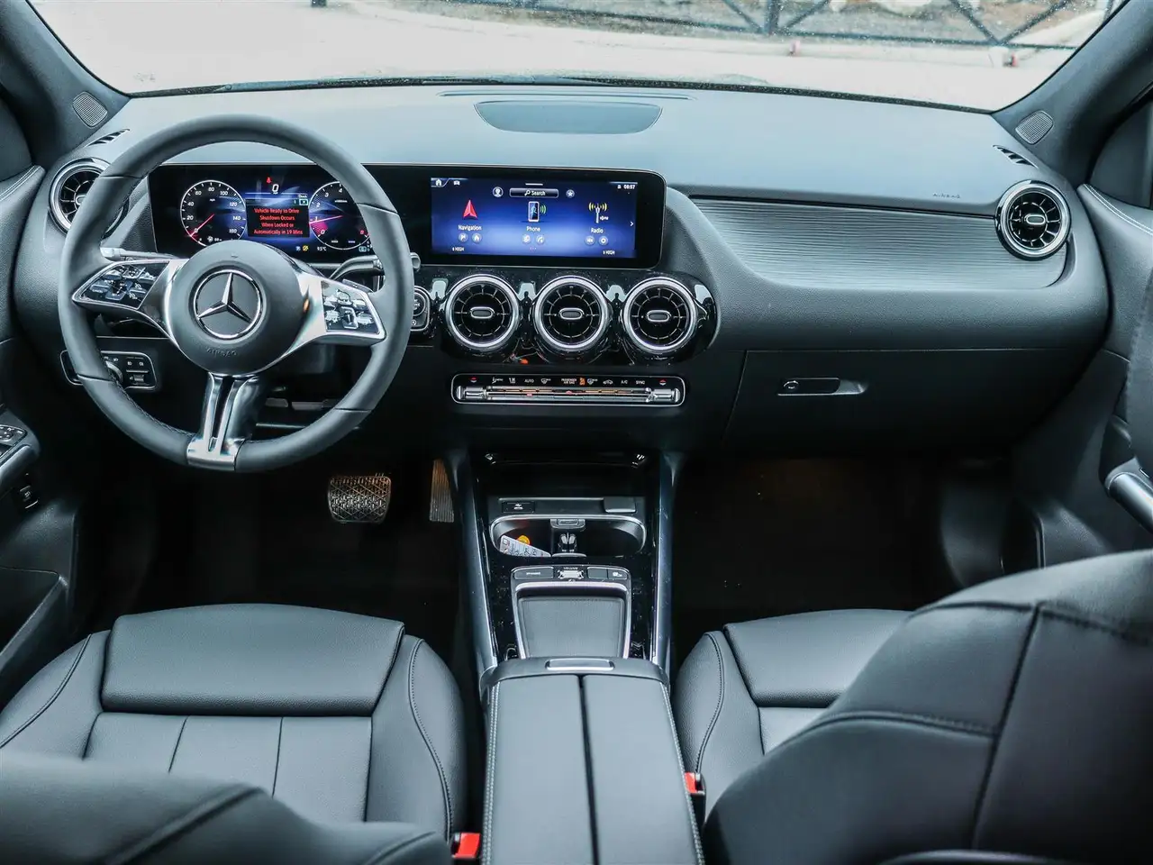 Mercedes-Benz GLA снимка Mercedes-Benz GLA