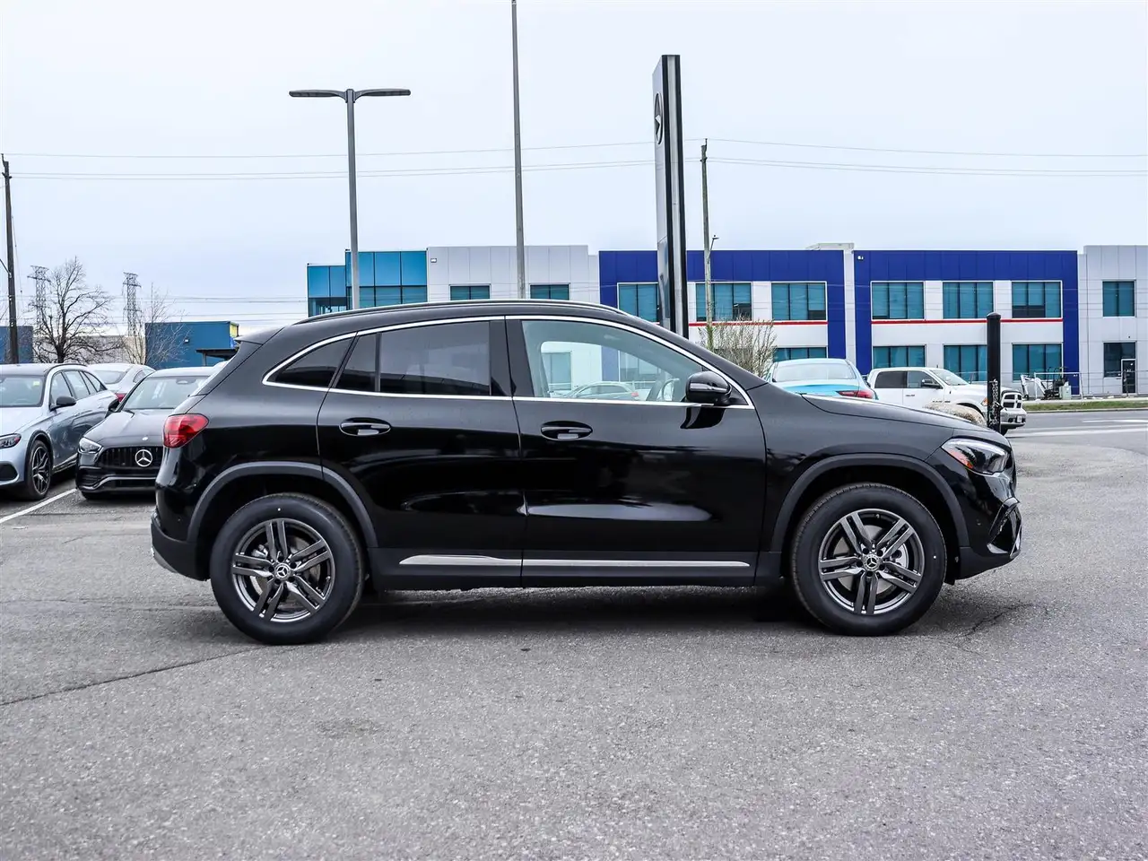 Mercedes-Benz GLA снимка Mercedes-Benz GLA