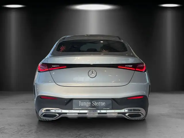 Mercedes-Benz 300 view 3